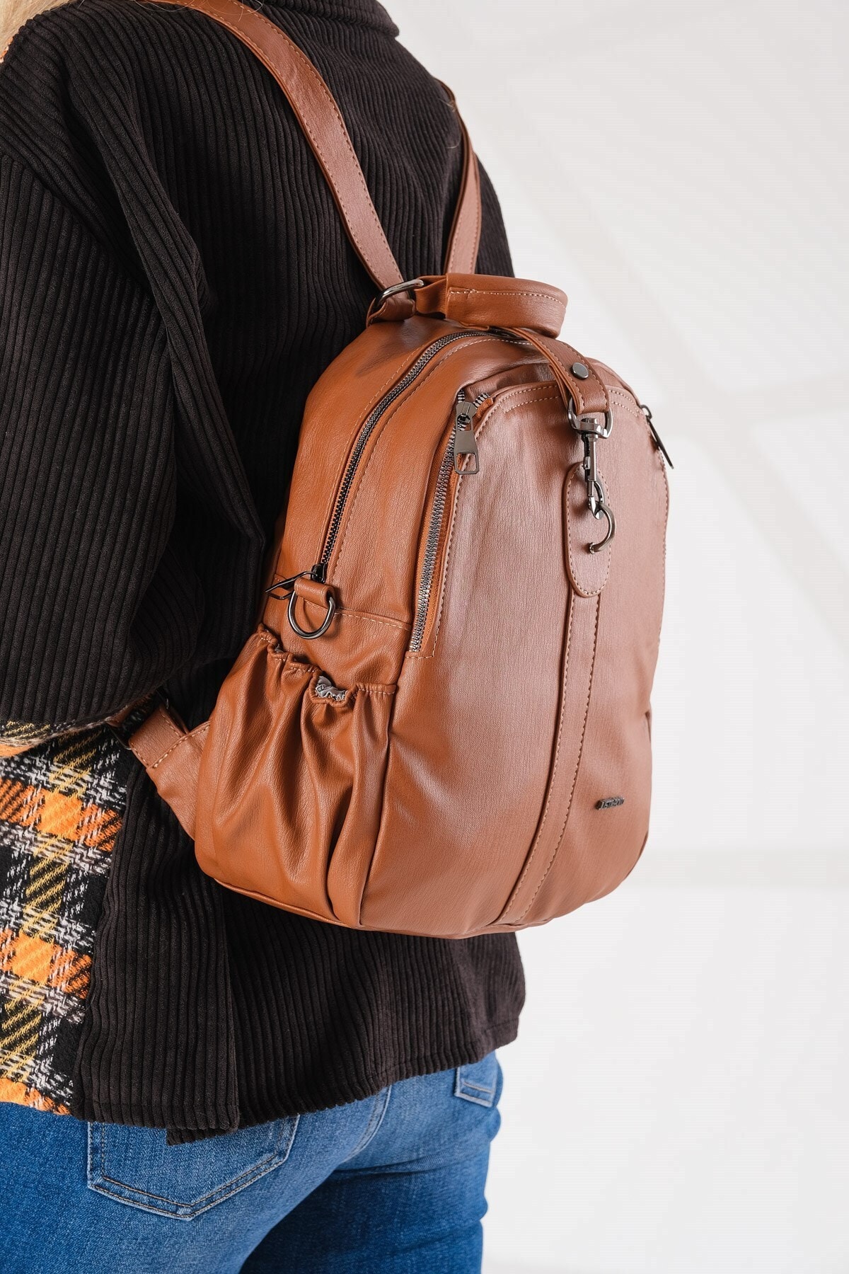 Kadın Yumuşak Deri Kol ve Sırt Çantası Pbu2134