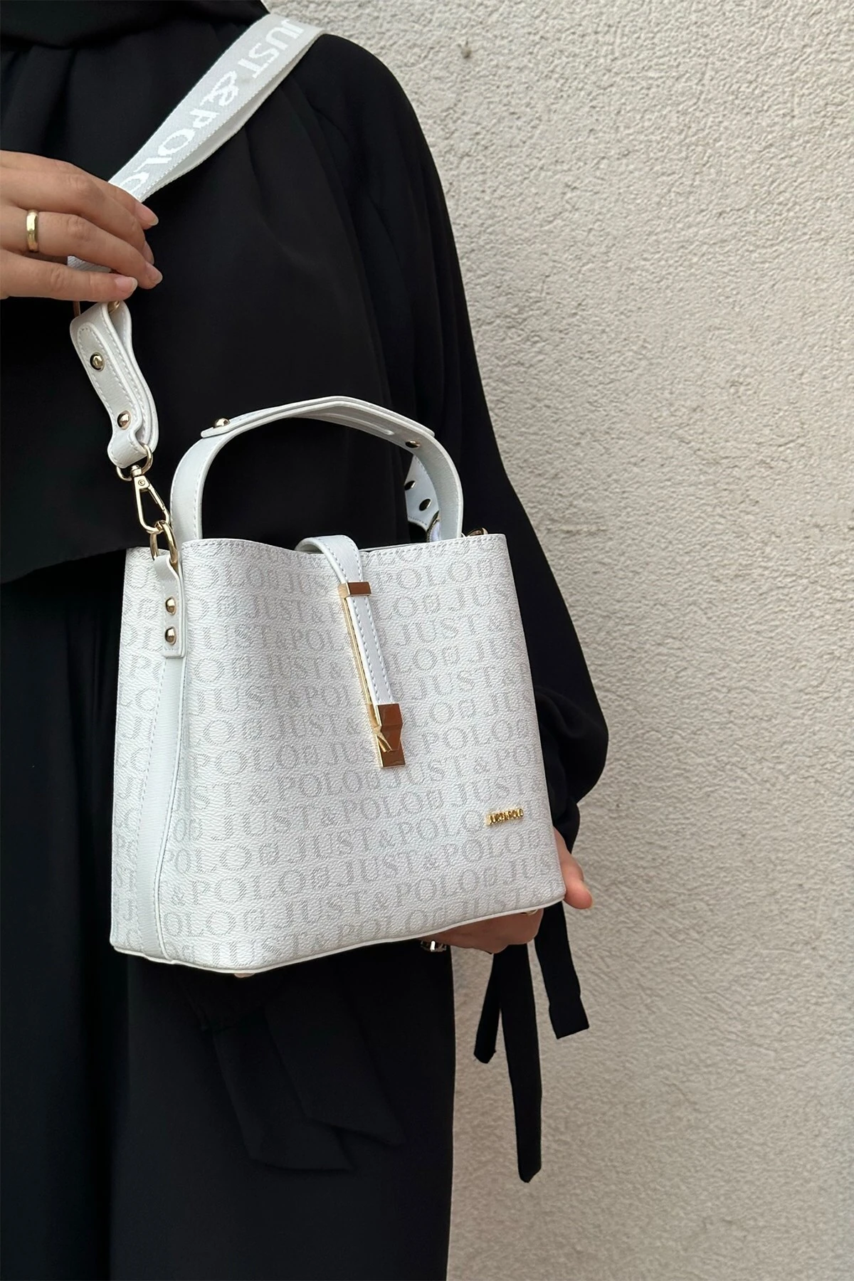 Beyaz Baskı Desenli Su Geçirmez 3 Gözlü Kadın Omuz Çantası 22x20cm PBU4002