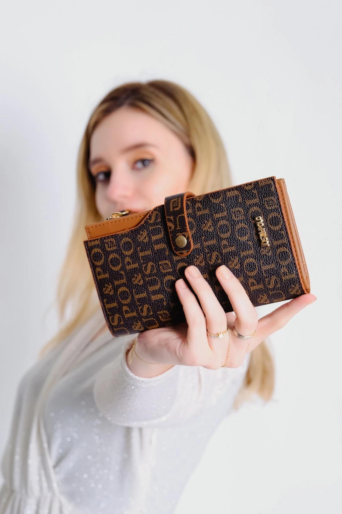 Beyaz Bol Kartlıklı Kağıt Para Ve Telefon Bölmeli Flötr Kadın Cüzdan 10x20cm Pbu11