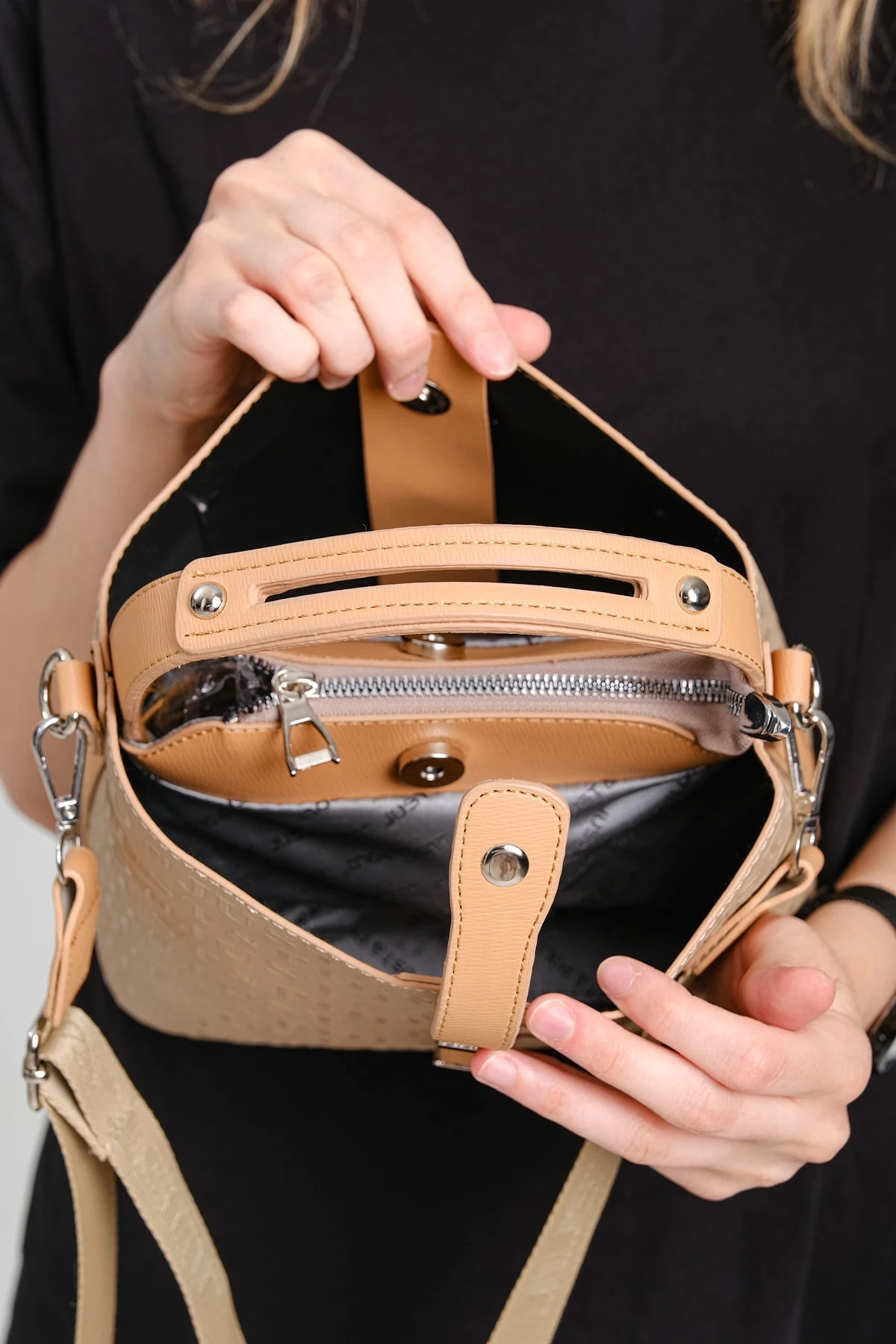 Kilit Detaylı Gri Kadın Cüzdan ve Omuz Çanta Kombini Pbu4002-1006