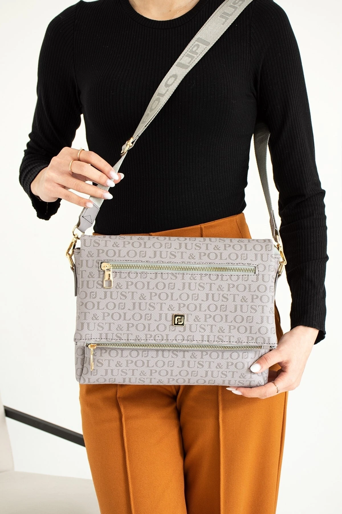 Gri Füme Kadın Büyük Boy 4 Bölmeli Postacı Omuz Çantası 29x20cm Tr4004