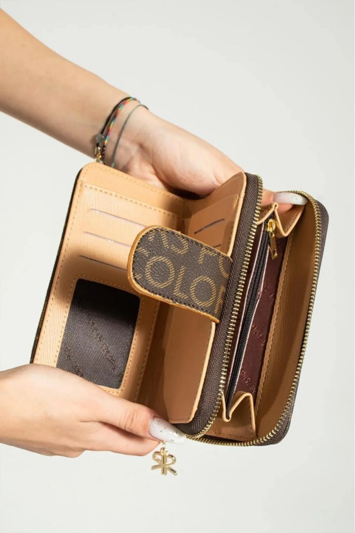 Kadın Bol Kartlıklı Bozuk Para ve Kağıt Para Bölmeli Çok Bölmeli Kahverengi Taba Cüzdan Try8011