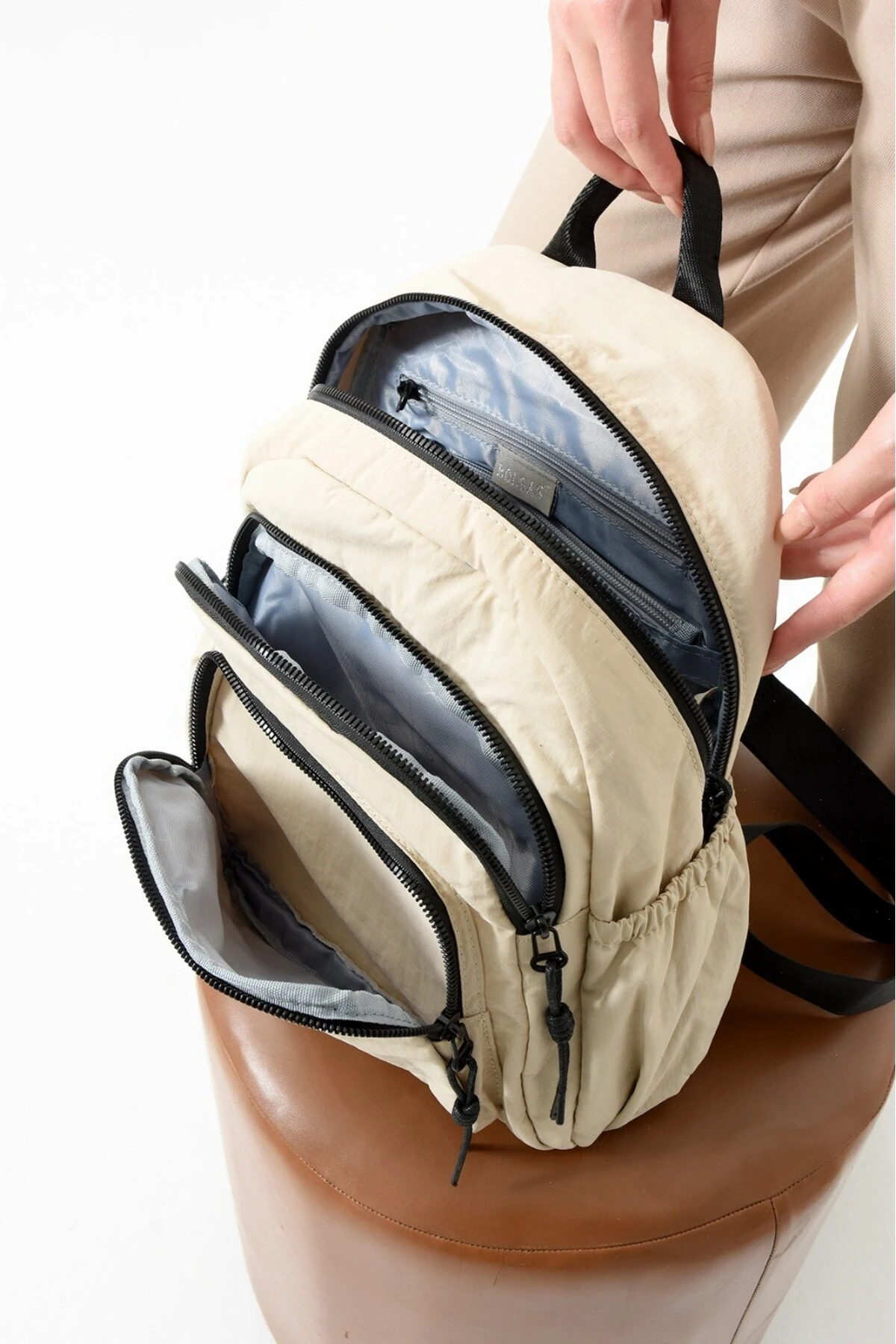 Kadın 3 Bölmeli Hafif & Geniş Hacimli Suya Dayanıklı Bej Klinkır Kumaş Günlük Sırt Çantası Mat1109