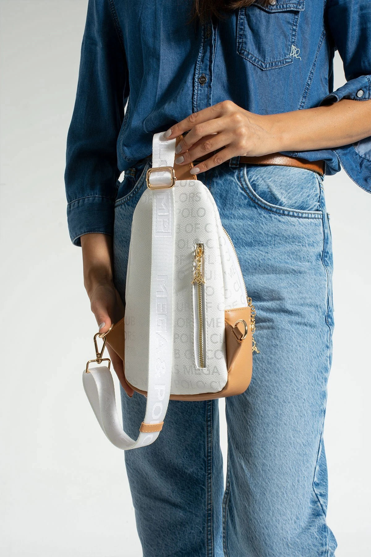 Beyaz Taba 2 Bölmeli Kadın Postacı 17x33cm PBM4043