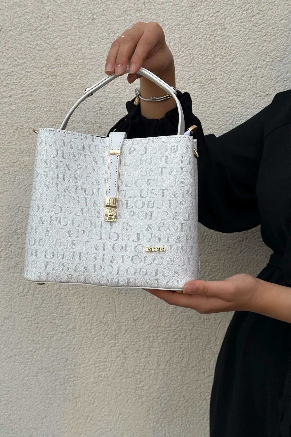 Beyaz Baskı Desenli Su Geçirmez 3 Gözlü Kadın Omuz Çantası 22x20cm PBU4002