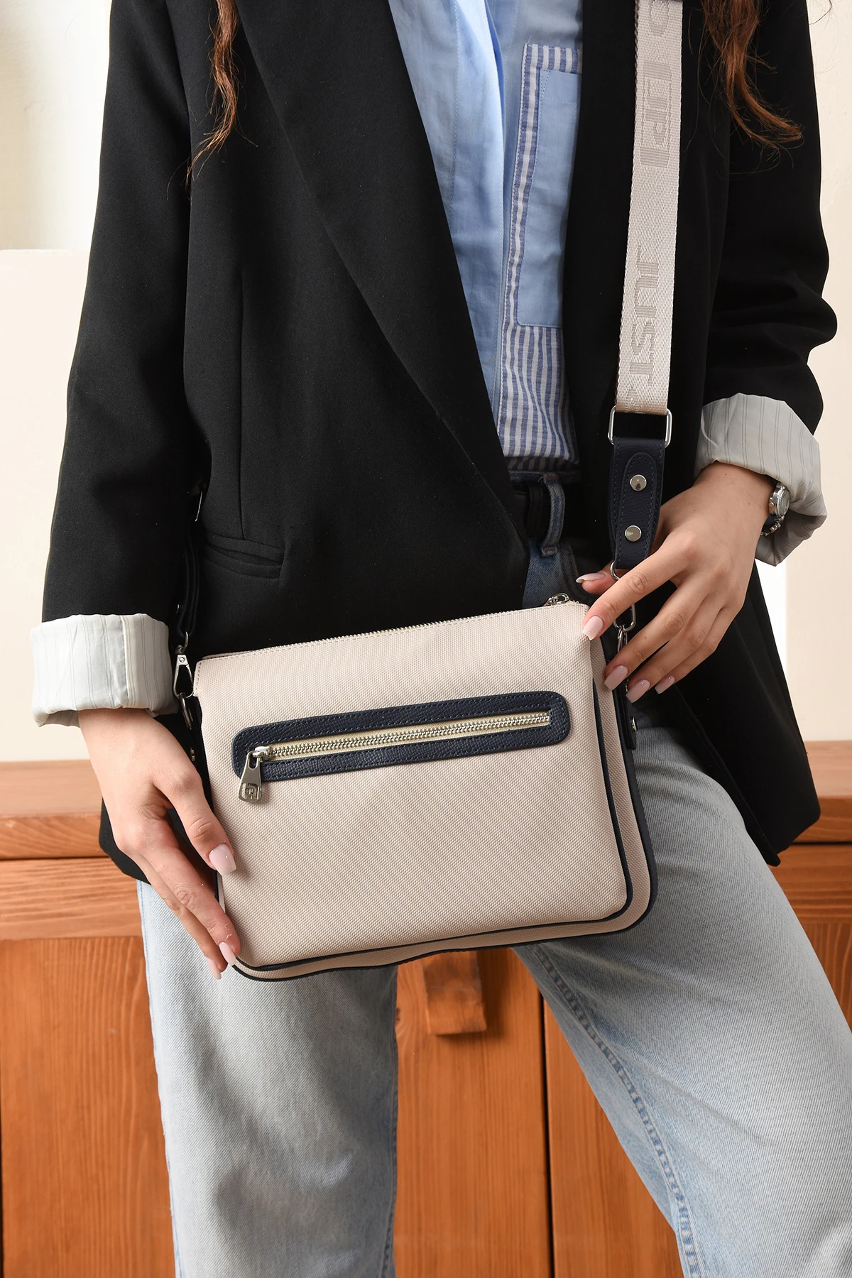 Ayarlanabilir Uzun Askılı Suya Dayanıklı Lakoste Kumaş Kadın 6 Gözlü Çapraz Omuz Çantası - Taş Laci