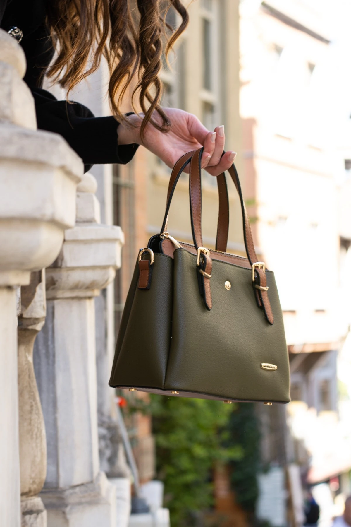 Kadın Ayarlanabilir Uzun Askılı Çok Bölmeli Haki El ve Omuz Çantası PBS1415