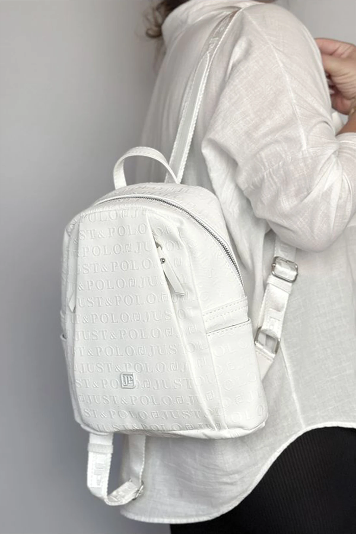 Ayarlanabilir Askılı 9 Gözlü Orta Boy Spor Model Kadın Sırt Çantası Beyaz PBU4040
