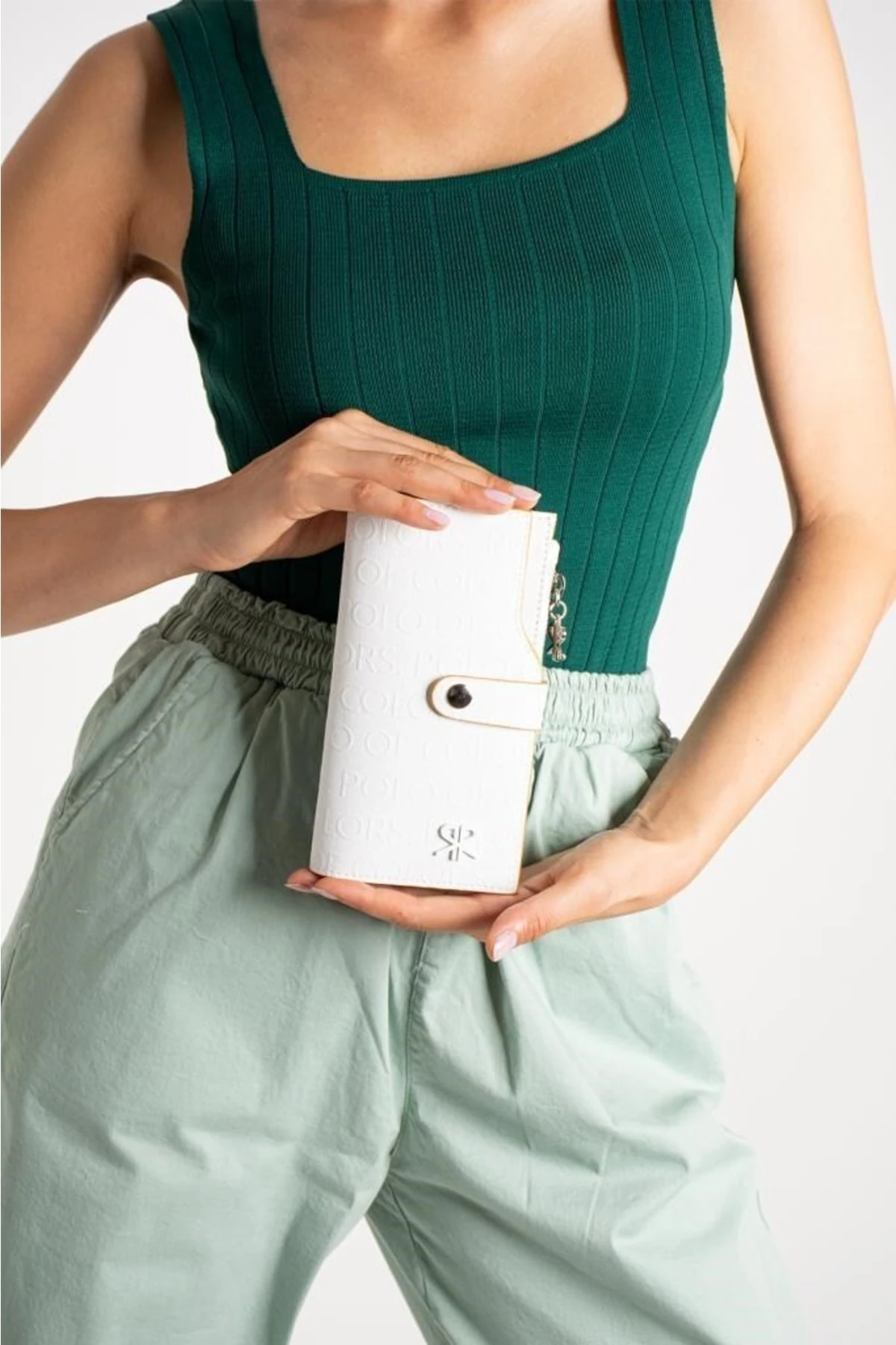 Beyaz Kadın Baskı Desenli Kilit Detaylı Kartlık Cüzdan Pbu8020