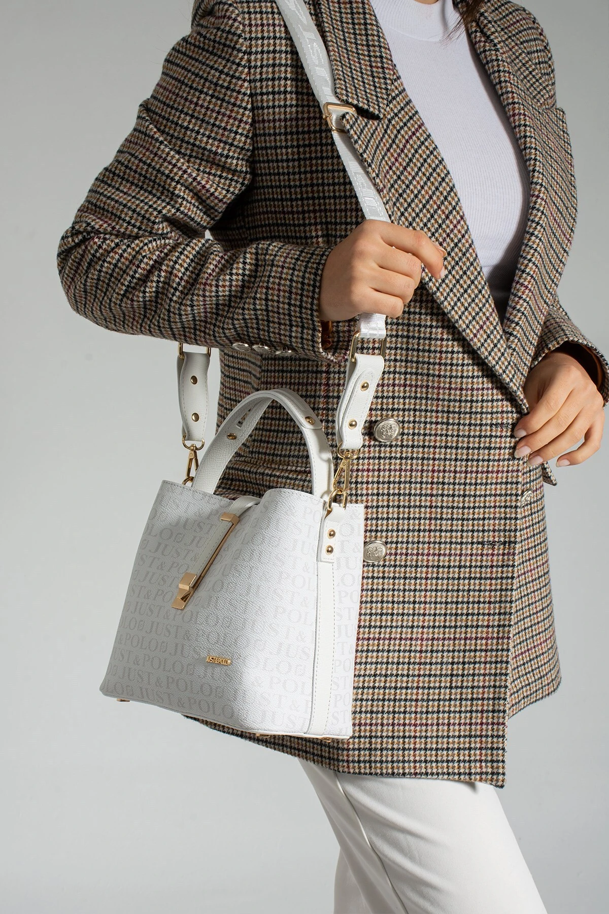 Beyaz Baskı Desenli Kilit Detaylı 3 Gözlü Kadın El ve Omuz Çantası 22x20cm PBU2098