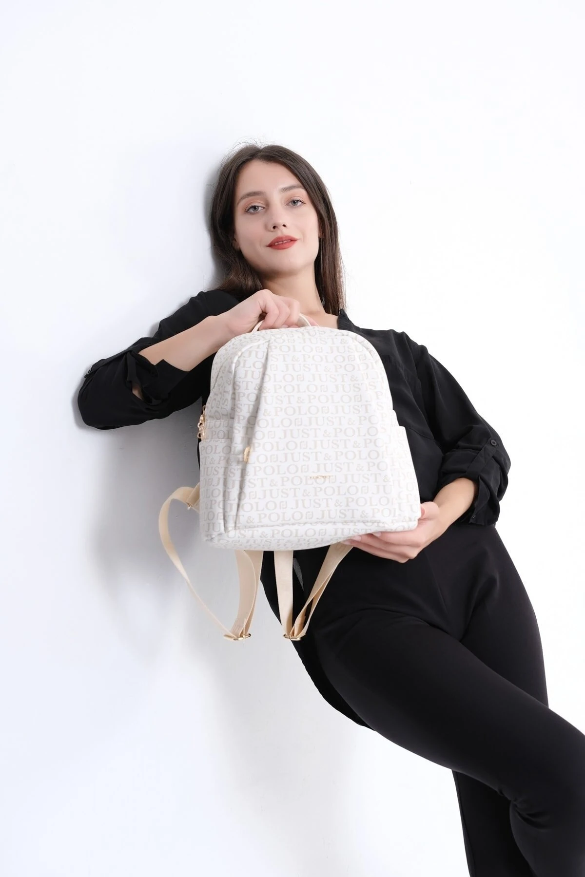 Beyaz Desenli Kadın Sırt Çantası