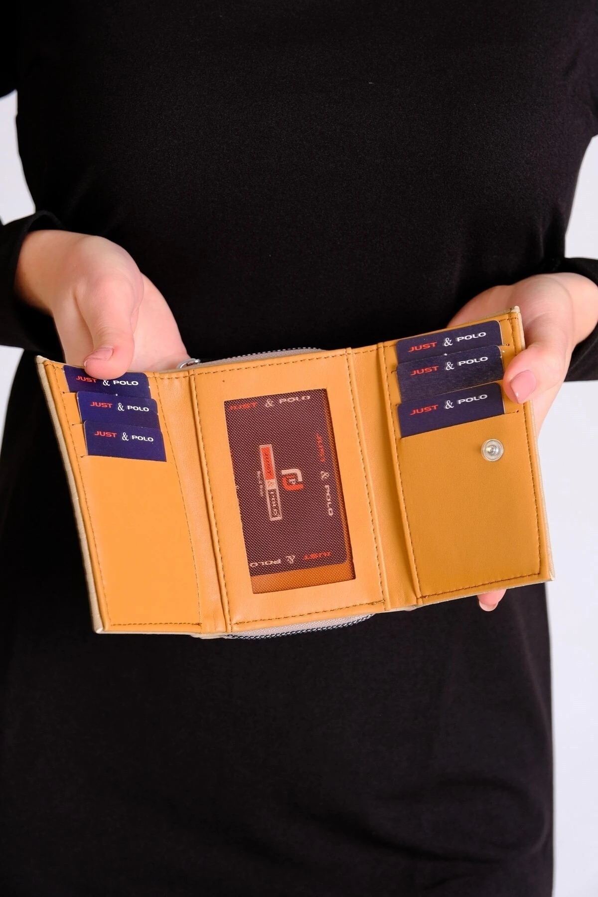 Beyaz 4 Bölmeli Omuz ve Çapraz Çantası ve Cüzdan Kombini 24x29c PBU4025-1002