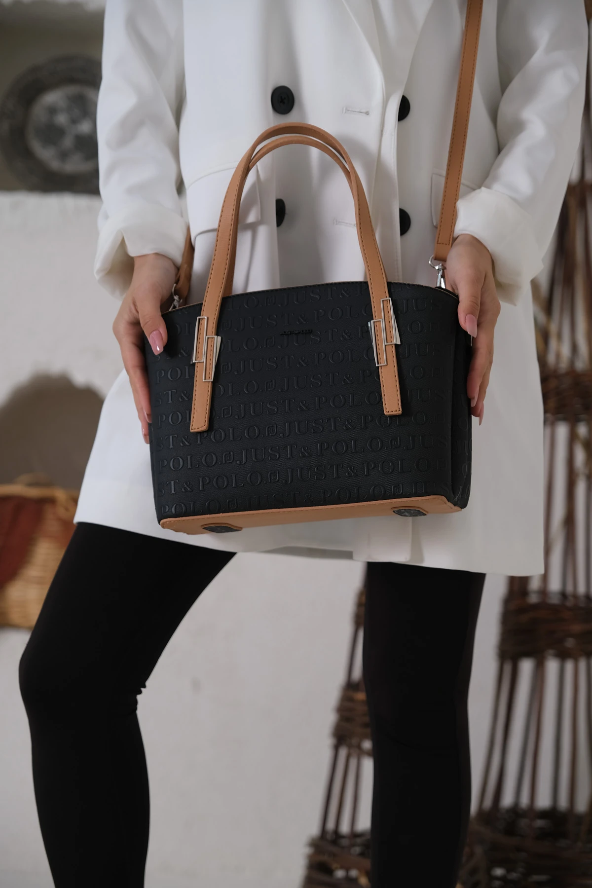 Kadın Beyaz 5 Bölmeli El ve Omuz Çantası ve Cüzdan Kombini 26x20 cm TR4030-1002