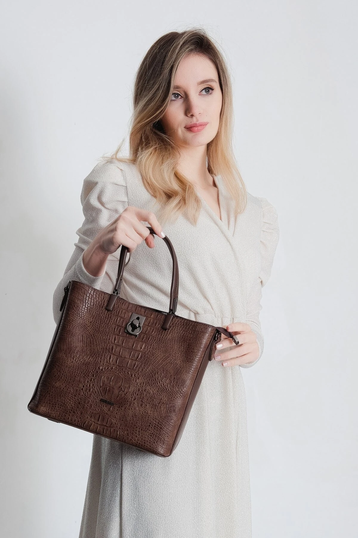 Kahverengi Kadın Kroko Desen Kilit Detaylı El Ve Omuz Çantası J02102