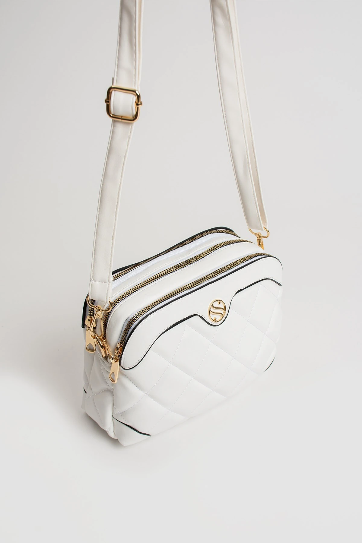 Kadın Beyaz 4 Bölmeli Ayarlanabilir Çapraz Askılı Kapitone Yumuşak Deri Omuz Çantası PBM1267