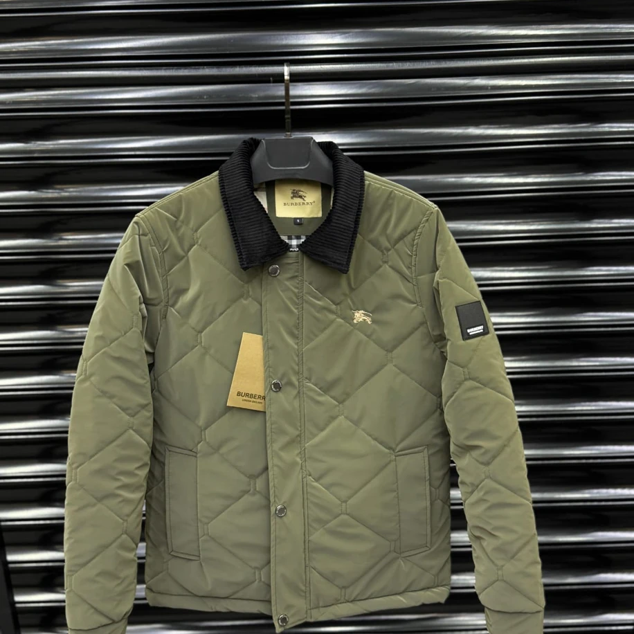 Burberry Haki Yakalı Mont