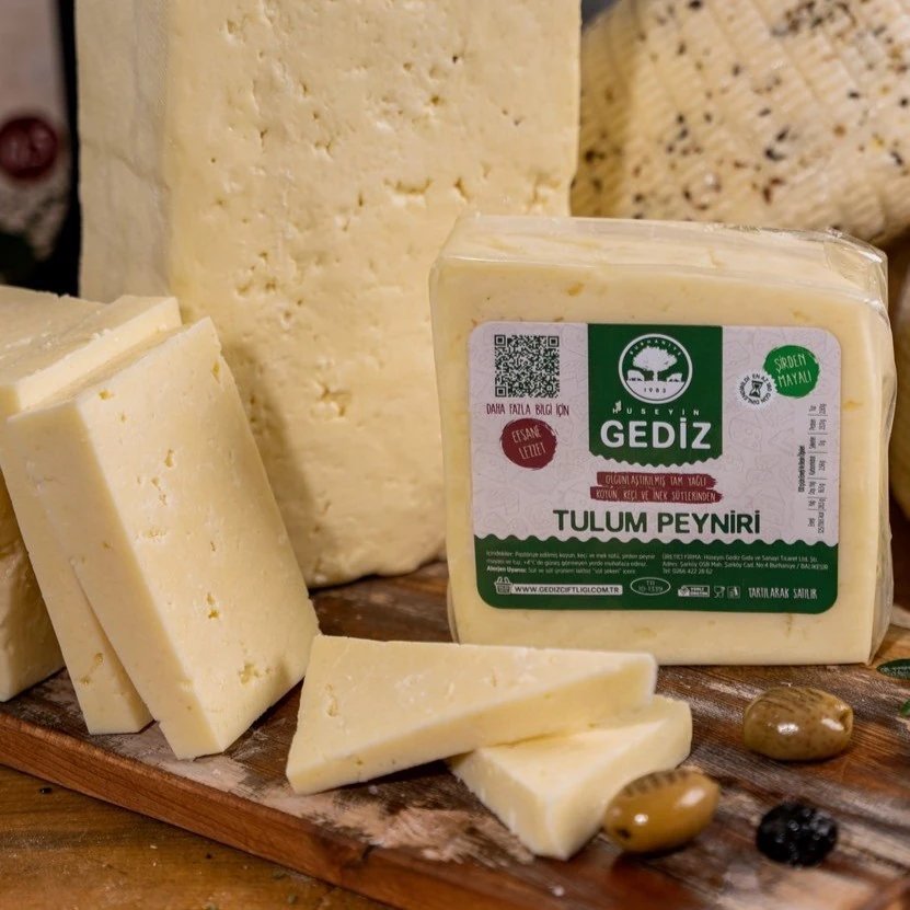 Gediz Çiftliği - Üç Sütlü Tulum Peyniri (500 gr.)