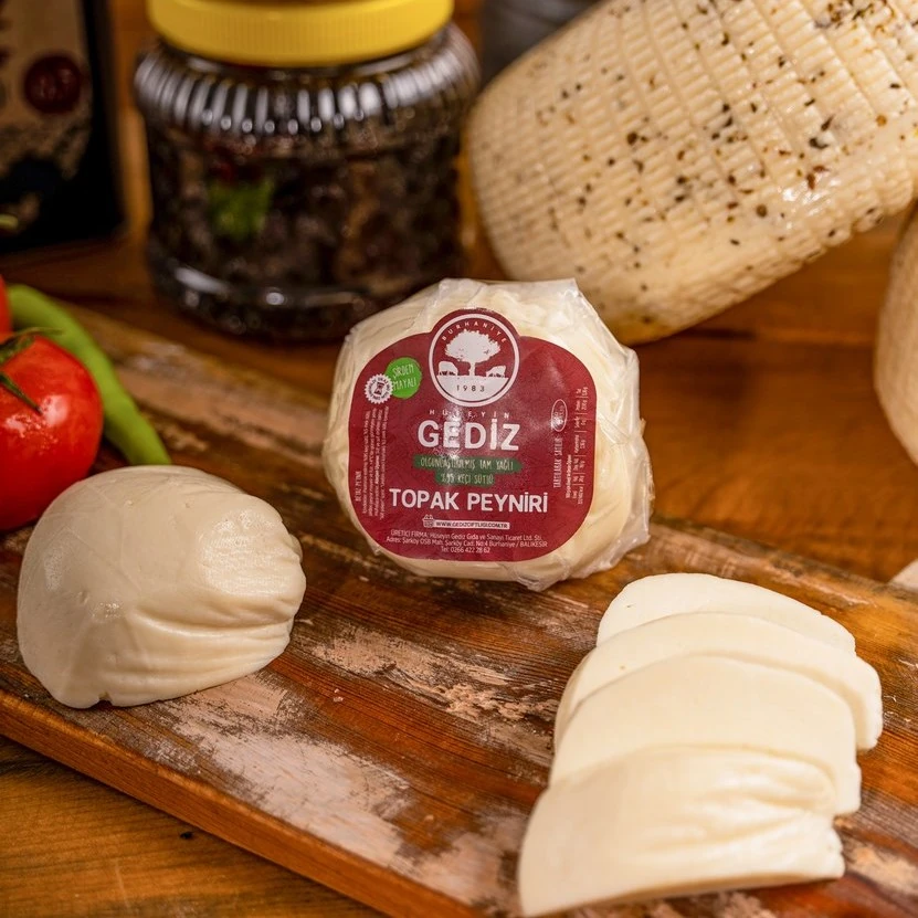 Gediz Çiftliği - Tam Yağlı Keçi Topak Peyniri (480 gr.)