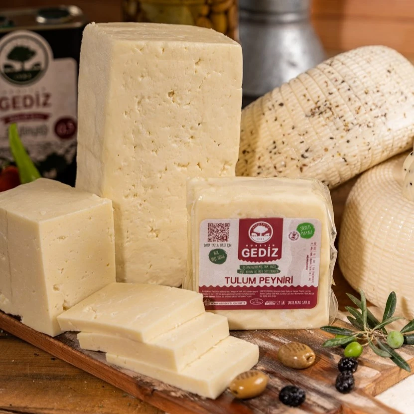 Gediz Çiftliği - Tam Yağlı İnek Tulum Peyniri (500 gr.)