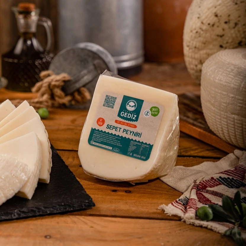Gediz Çiftliği - Tam Yağlı Sepet Peyniri (500 gr.)