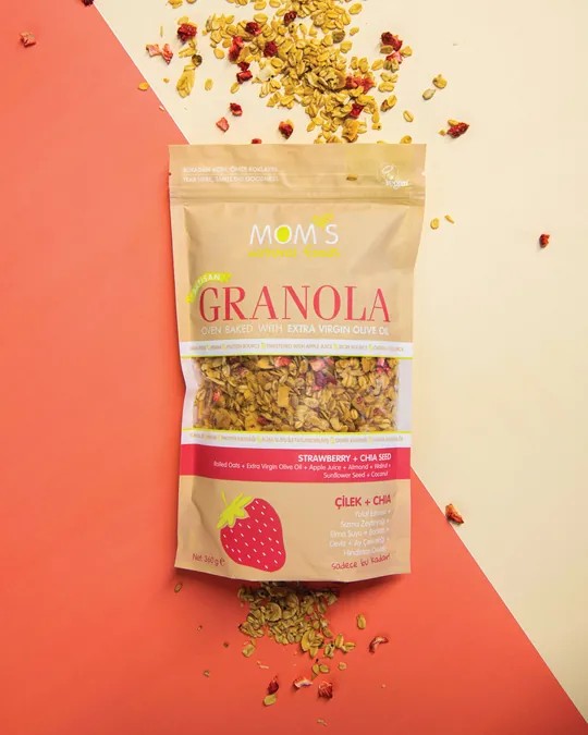Moms - Çilek ve Chia Granola (360 gr.)