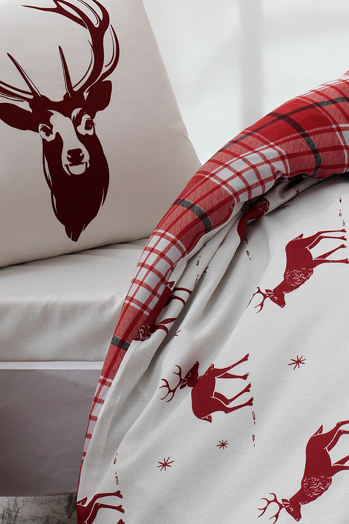 Tek Kişilik Kolay Ütülenir Nevresim Takımı Bordo Geyik