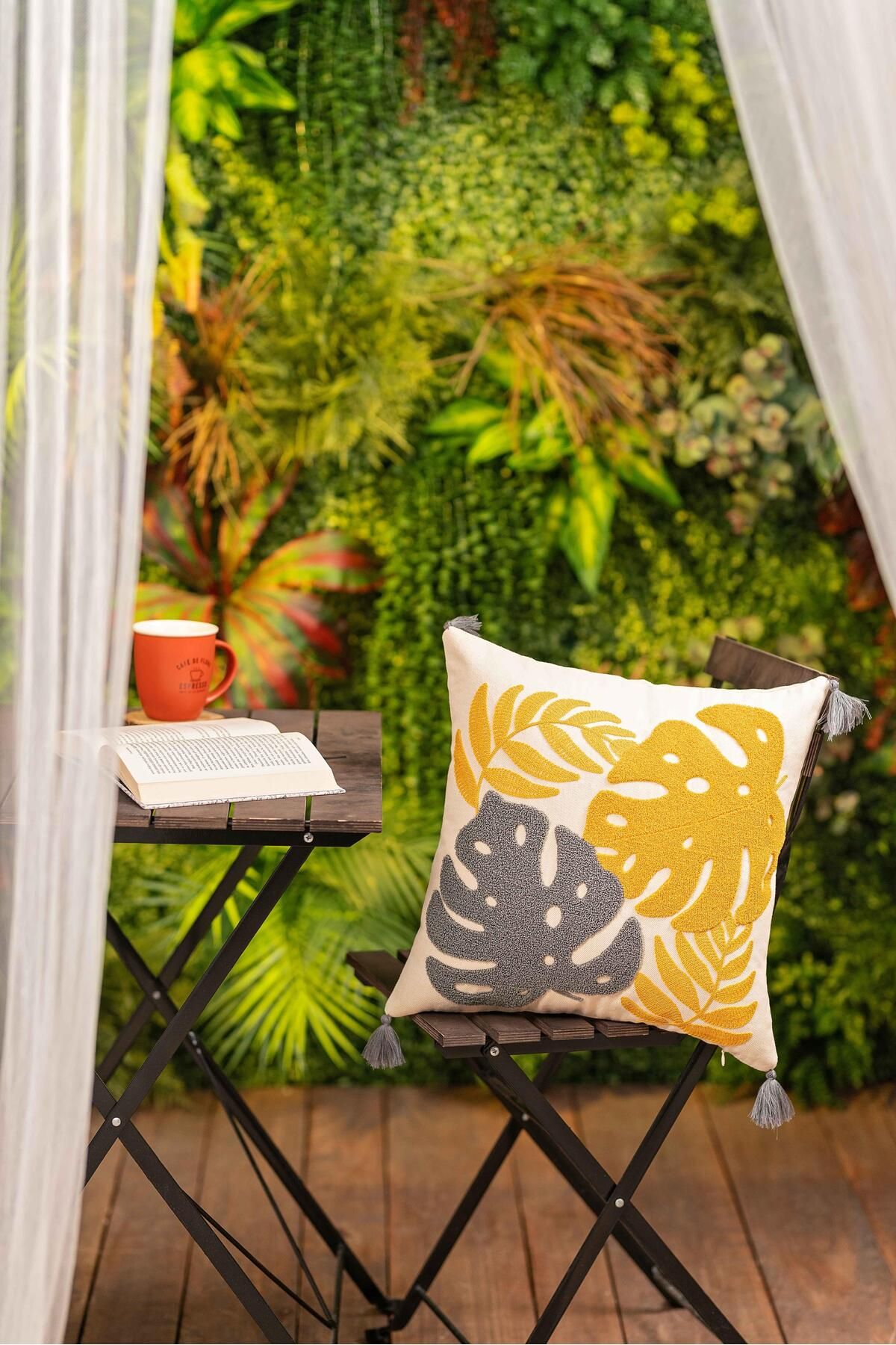 Punch Nakış Sarı Gri Desenli 1 Adet Kırlent Kılıfı