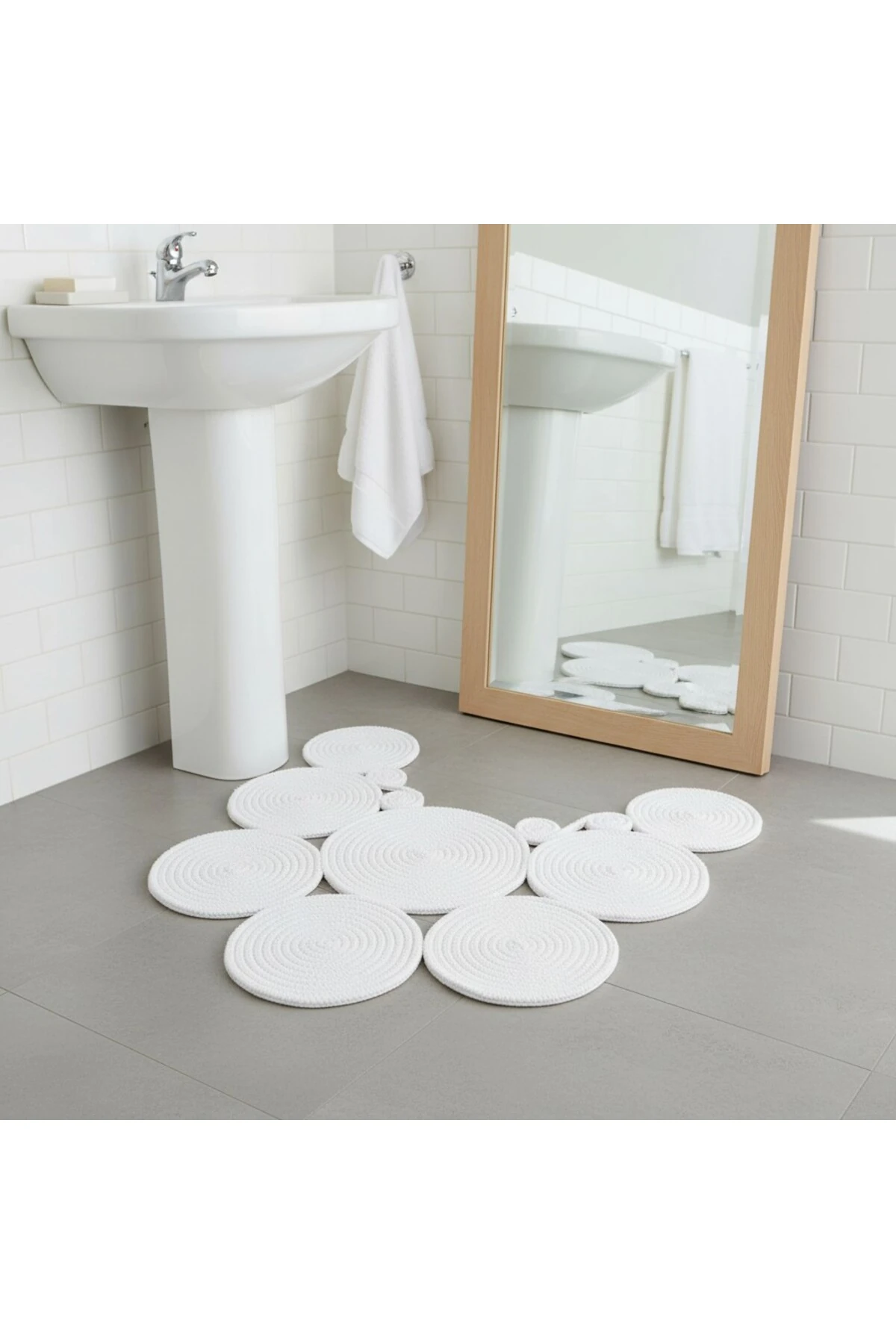 Jüt Hasır Görünümlü | Beyaz Renk | Çift Taraflı Yıkanabilir Banyo Paspası | Klozet Önü | Leke Tutmaz