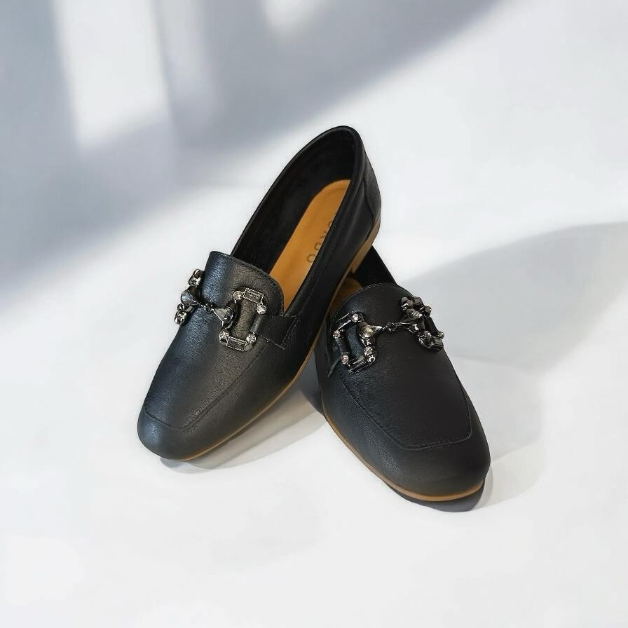 Shiny Deri Loafer Siyah Taş Detaylı Kadın Ayakkabı