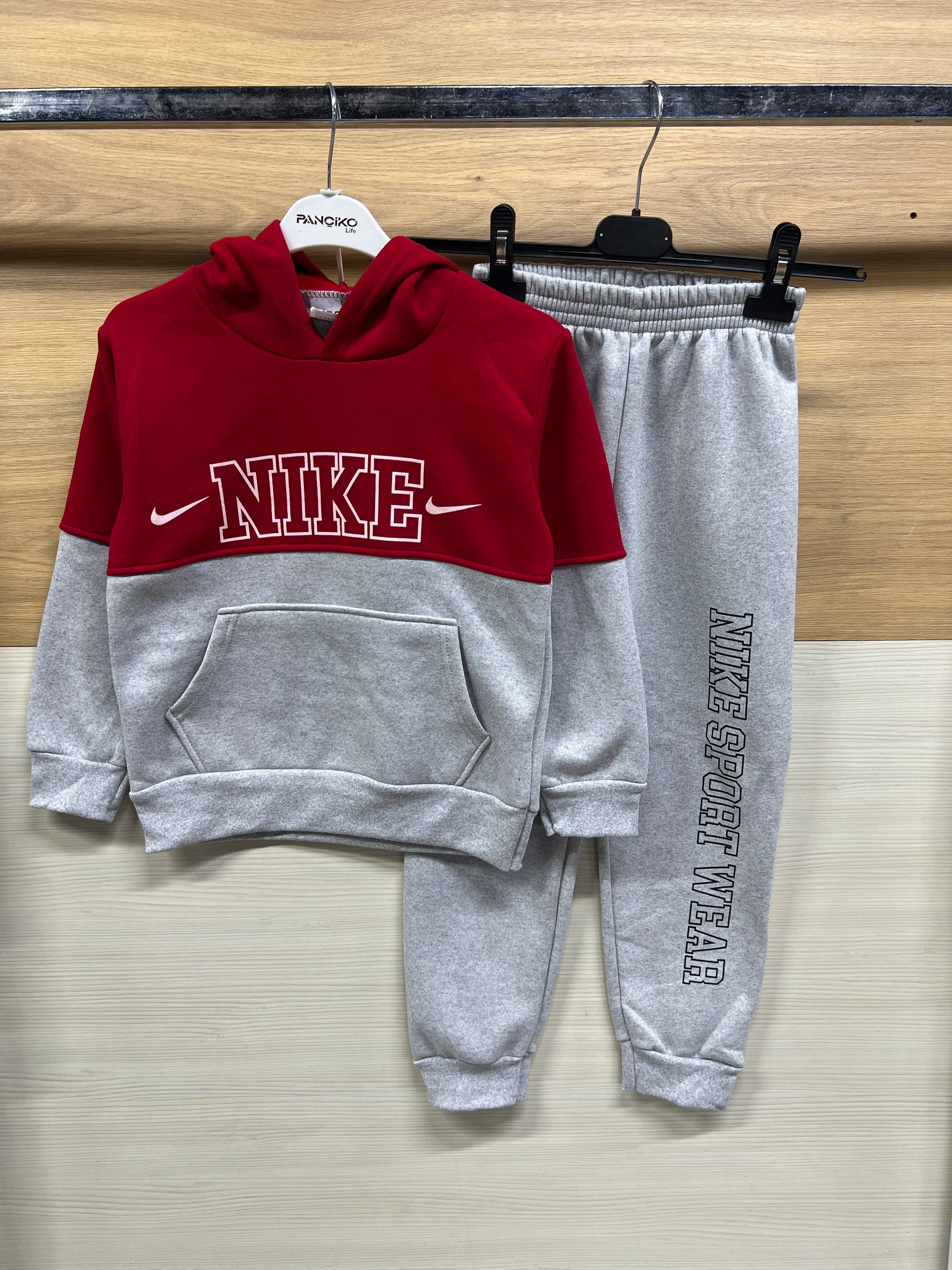 Baskılı Kapşonlu Kalın 3 ip Şardonlu Alt Üst Takım Kırmızıya Gri