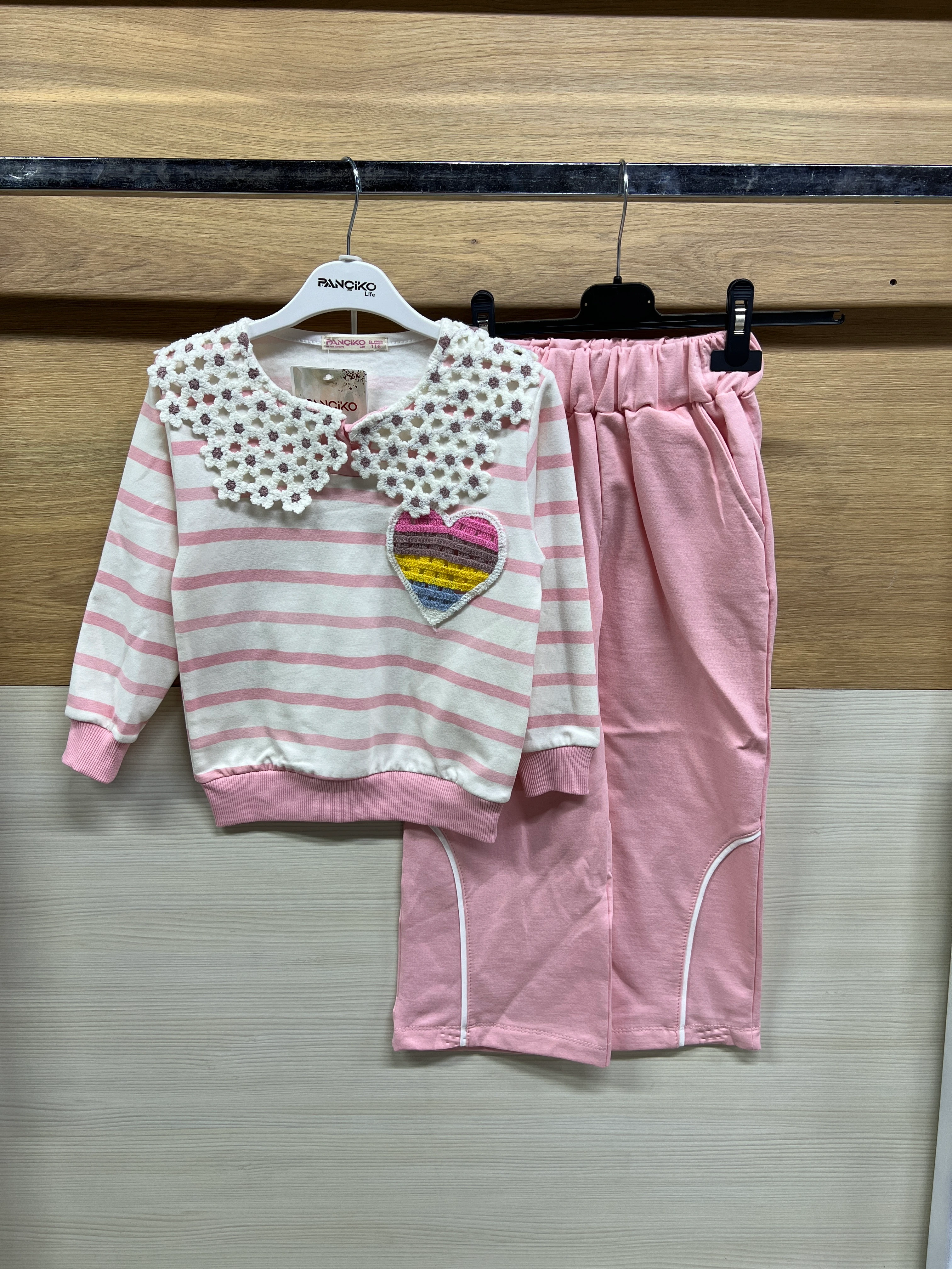 Dantel Yakalo Kalp Nakışlı Şardonlu Alt Üst Takım Pembe