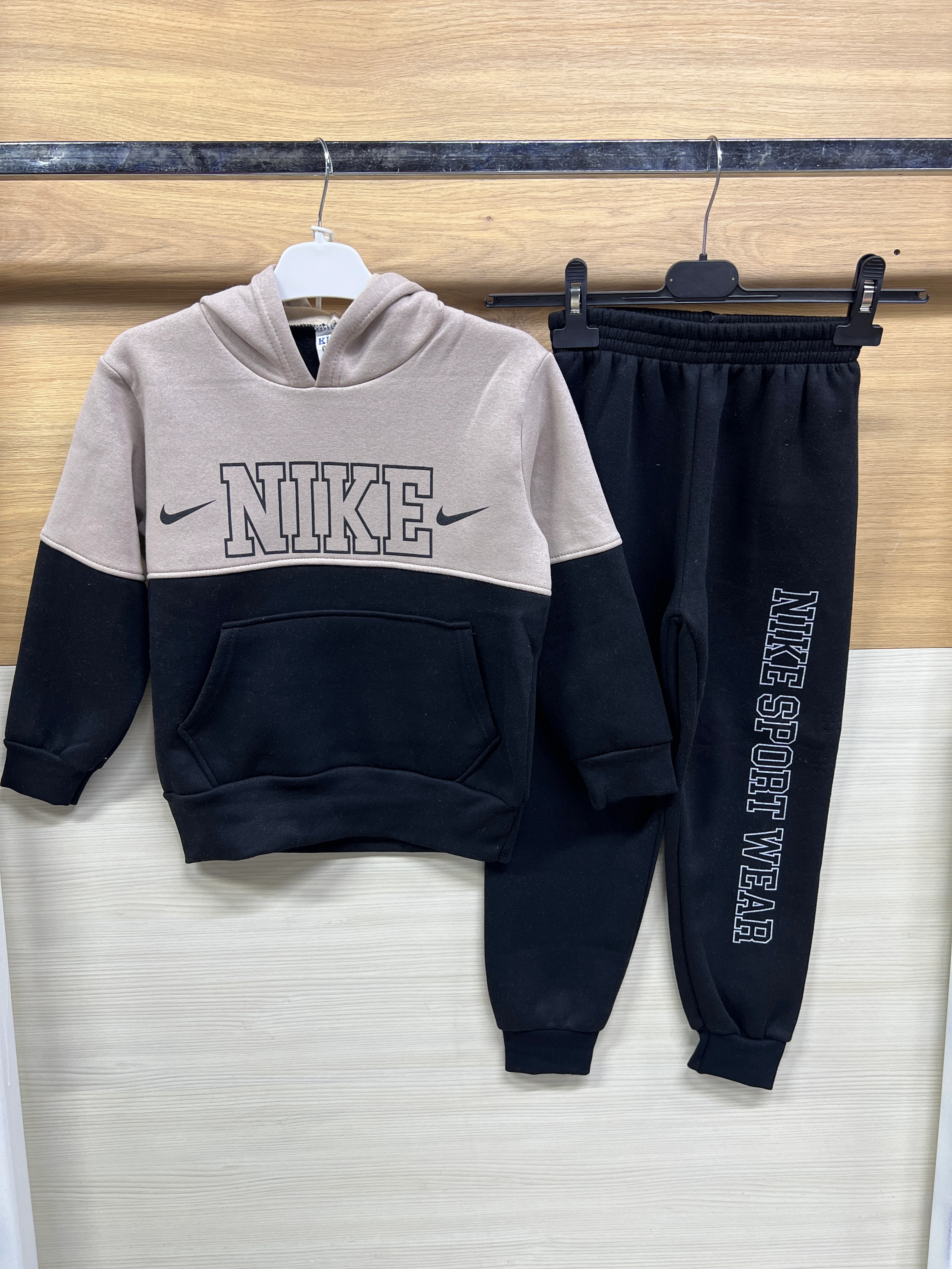 Baskılı Kapşonlu Kalın 3 ip Şardonlu Alt Üst Takım ( Kahve / Siyah ) 