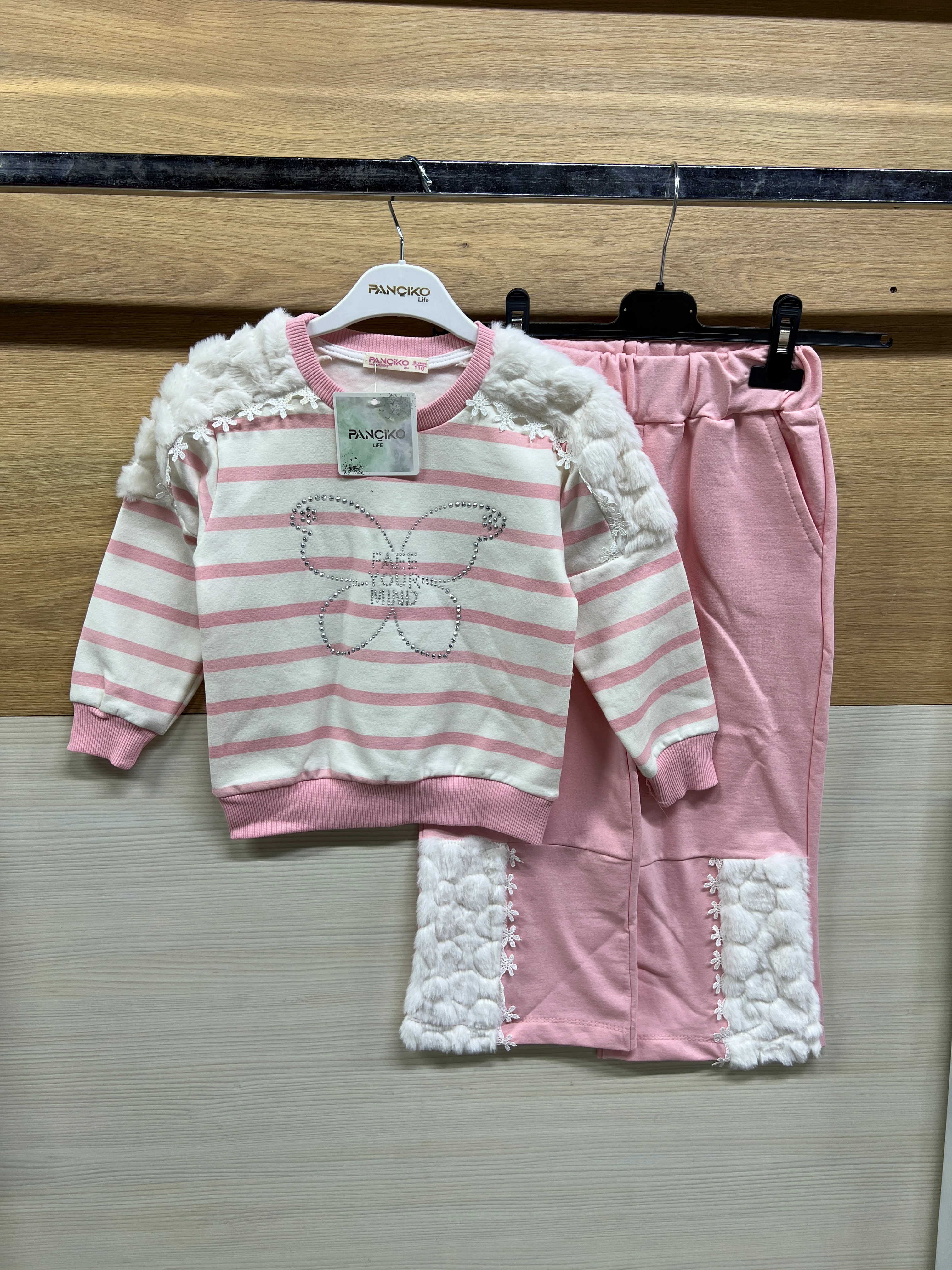 Peluş Detaylı Kelebek Taş İşlemeli Şardonlu Alt Üst Takım Pembe