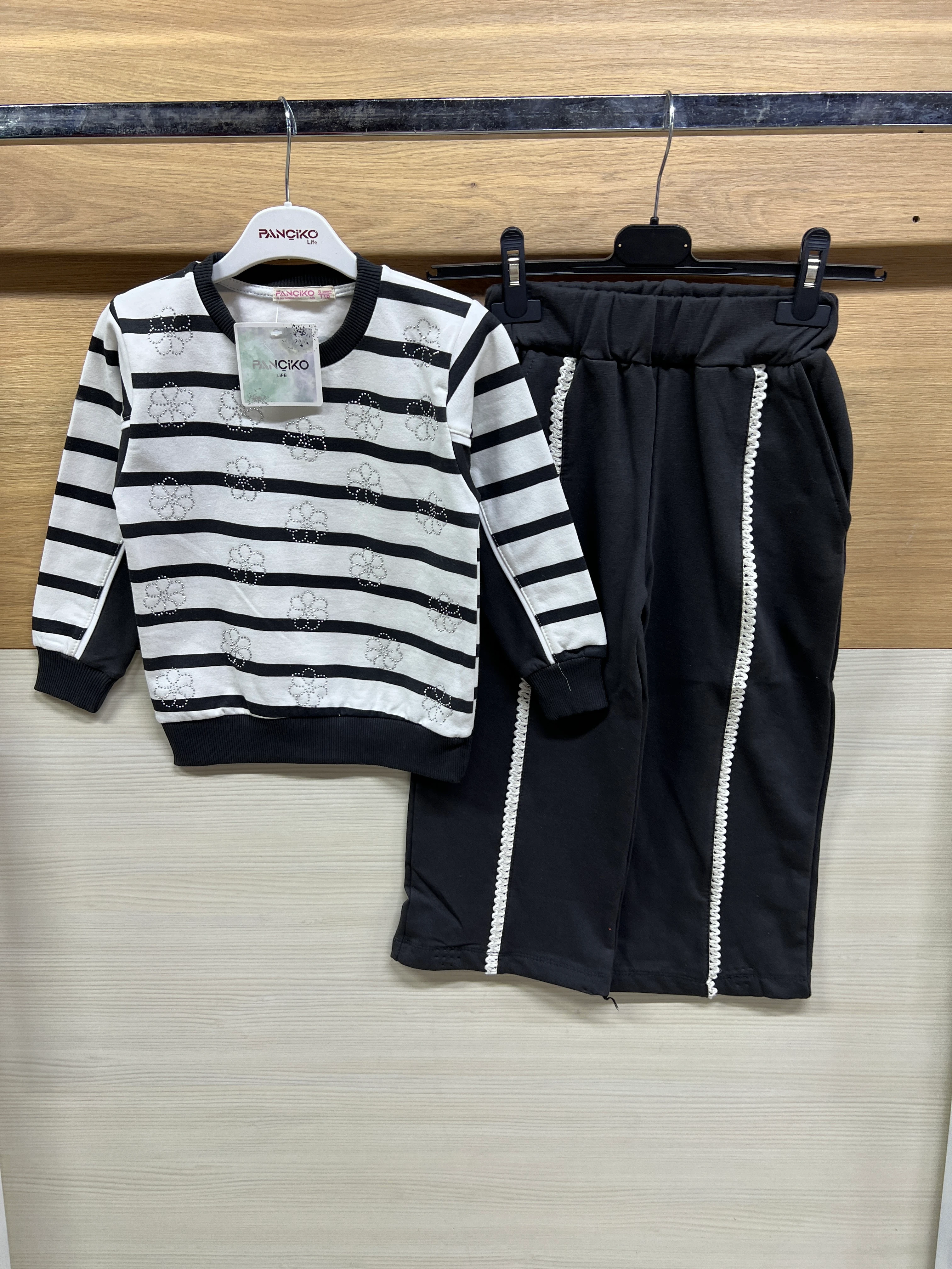 Papatya Taş İşlemeli Şardonlu Alt Üst Takım Siyah