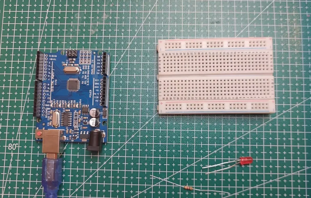 Arduino Uno ile LED Blink uygulaması için hazırlanmış devre