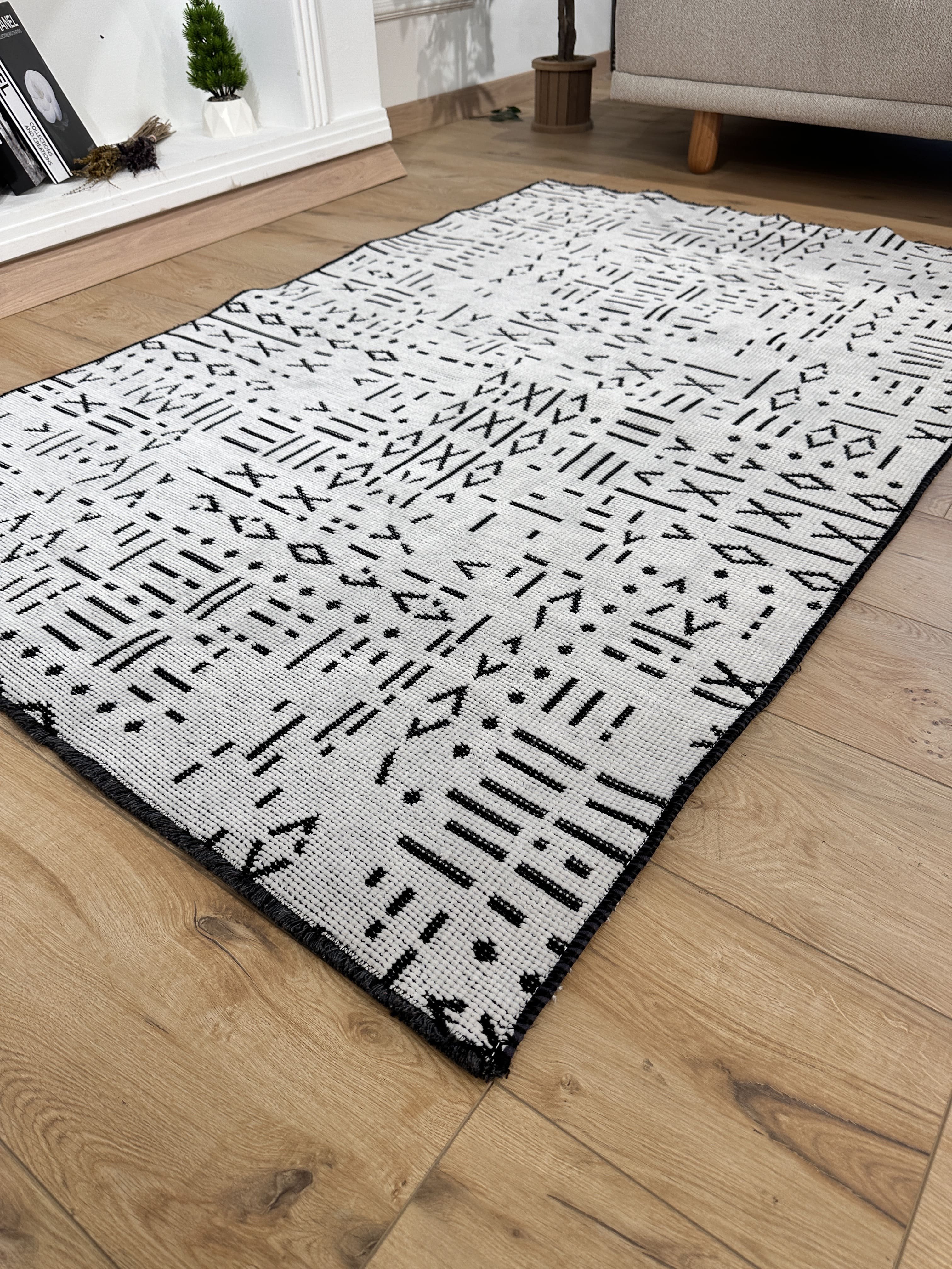 Şönil Kilim Çivi Desen Beyaz