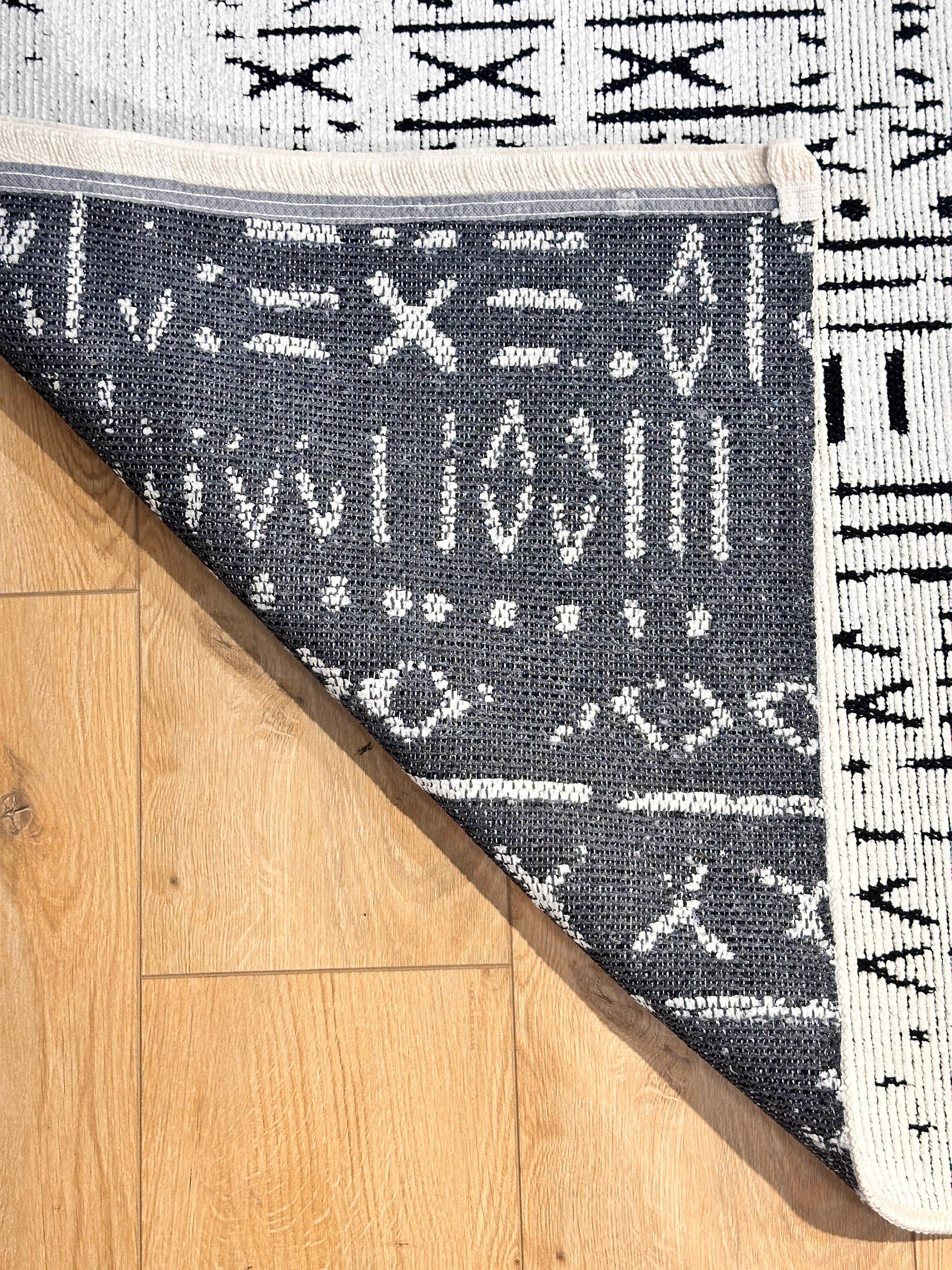 Kampanyalı Şönil Kilim Çivi Beyaz