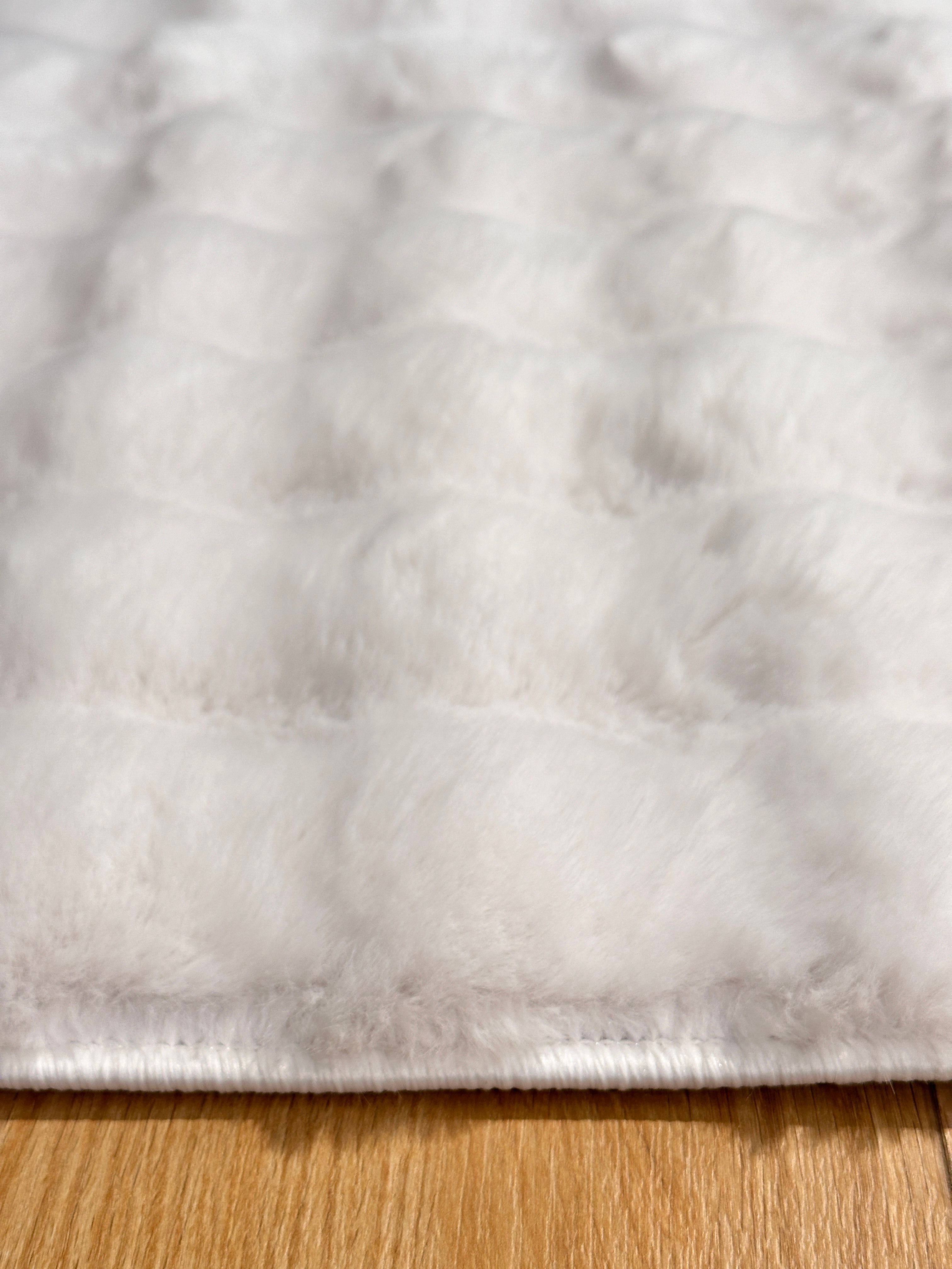 Makro Bubble Peluş/Post Halı Beyaz