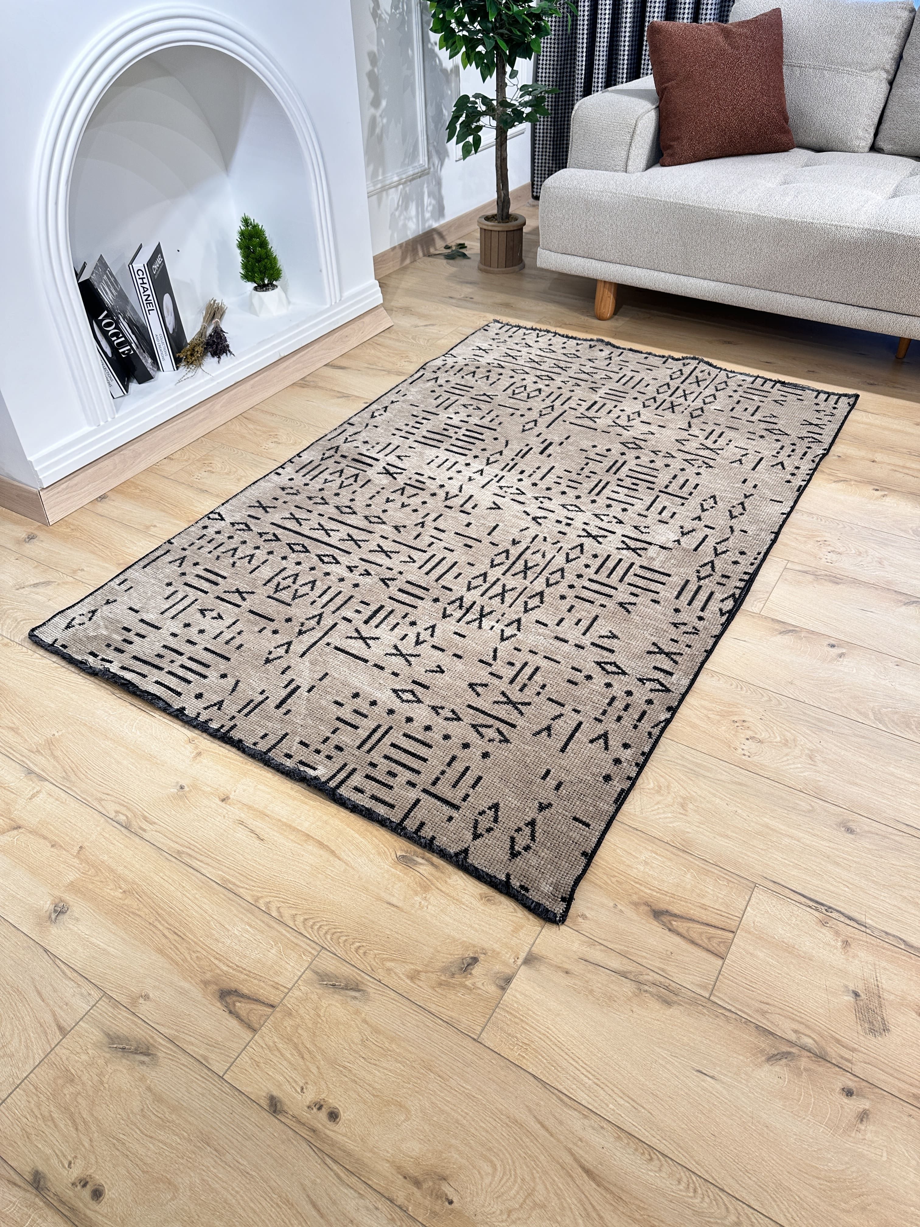 Şönil Kilim Çivi Desen Kahverengi