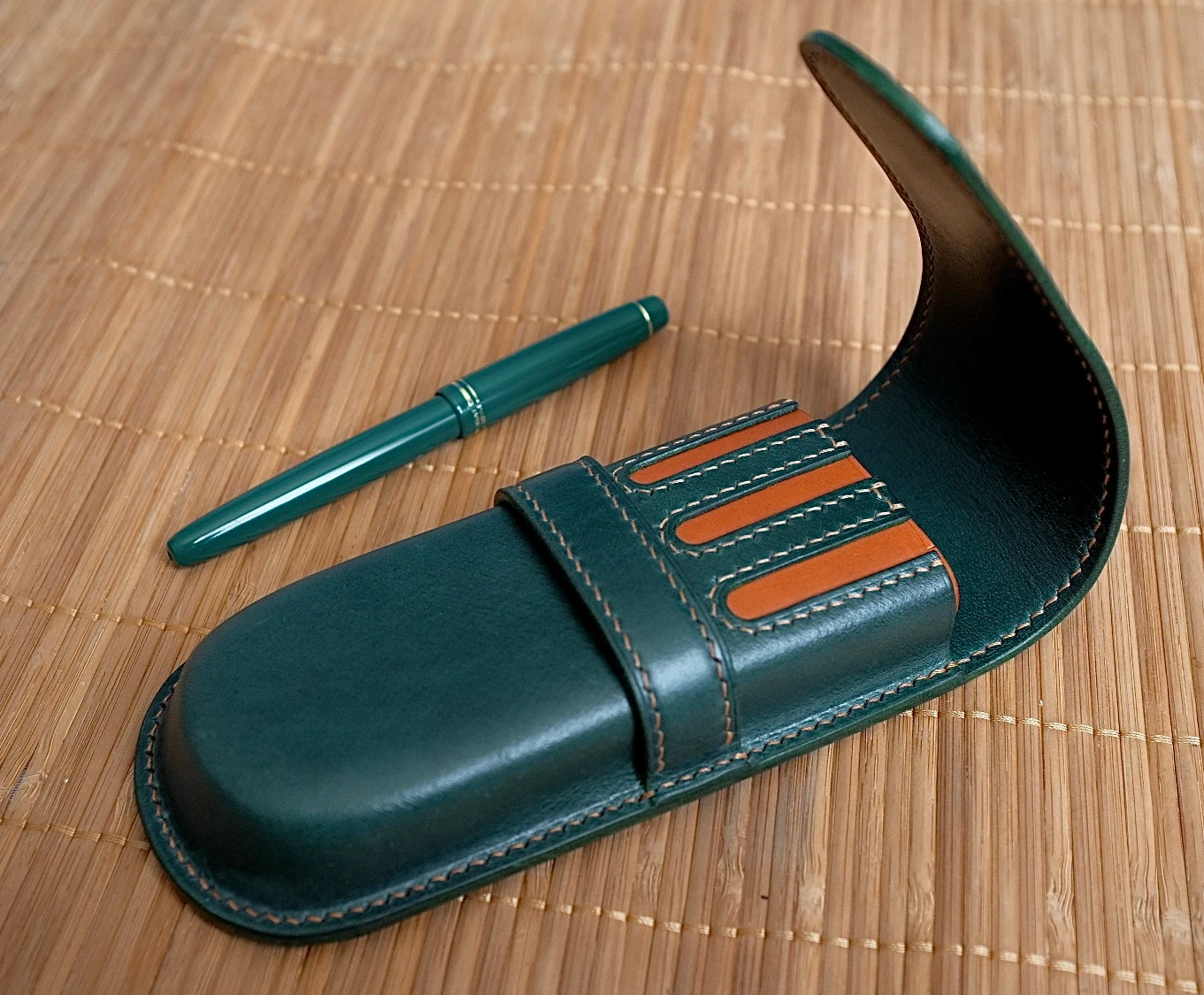 NAMIKI EMPEROR-PILOT CUSTOM URUSHI GREEN FOREST LEATHER PEN CASE FOR THREE PENS