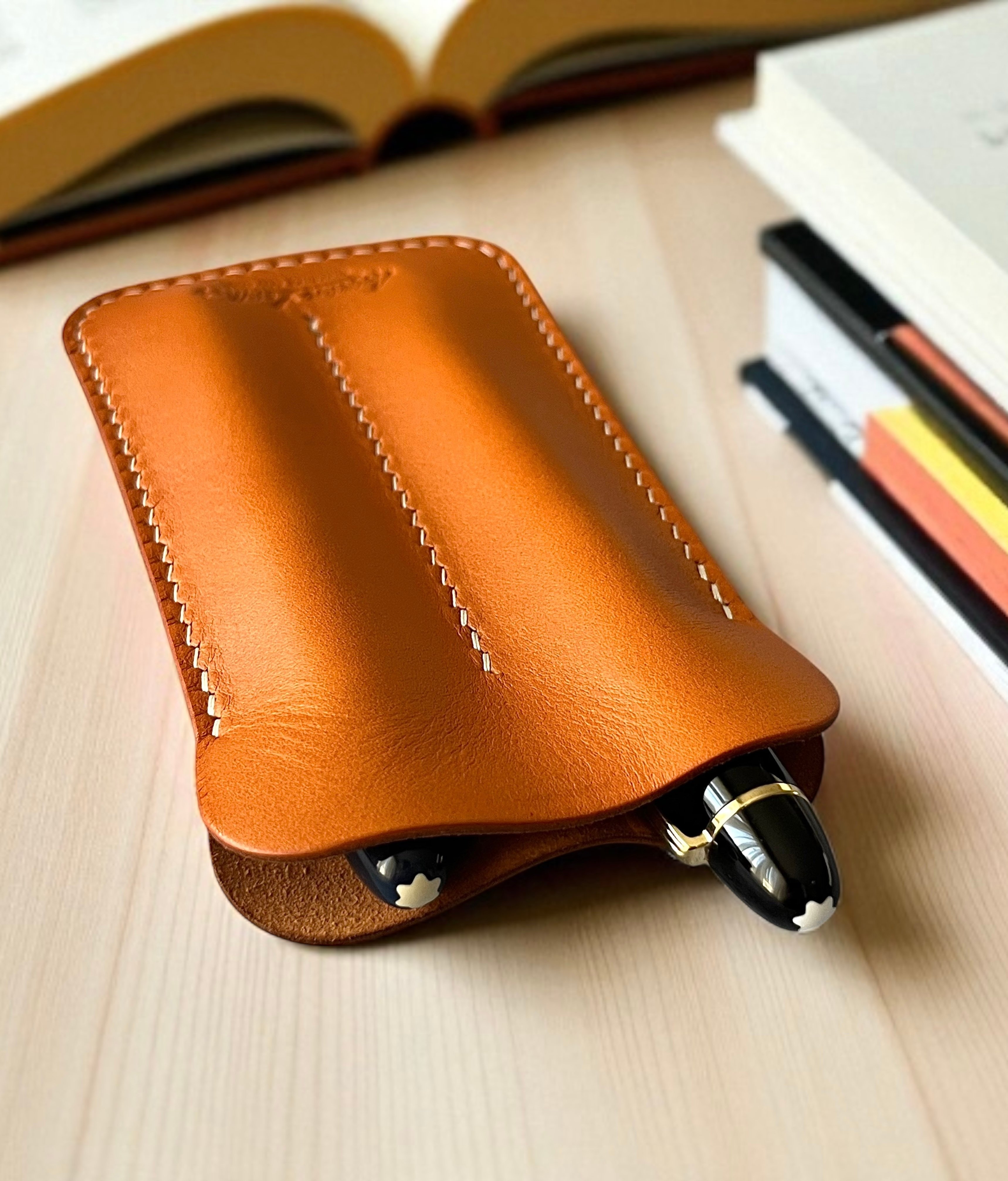 LEATHER DOUBLE PEN SLEEVE-TAN