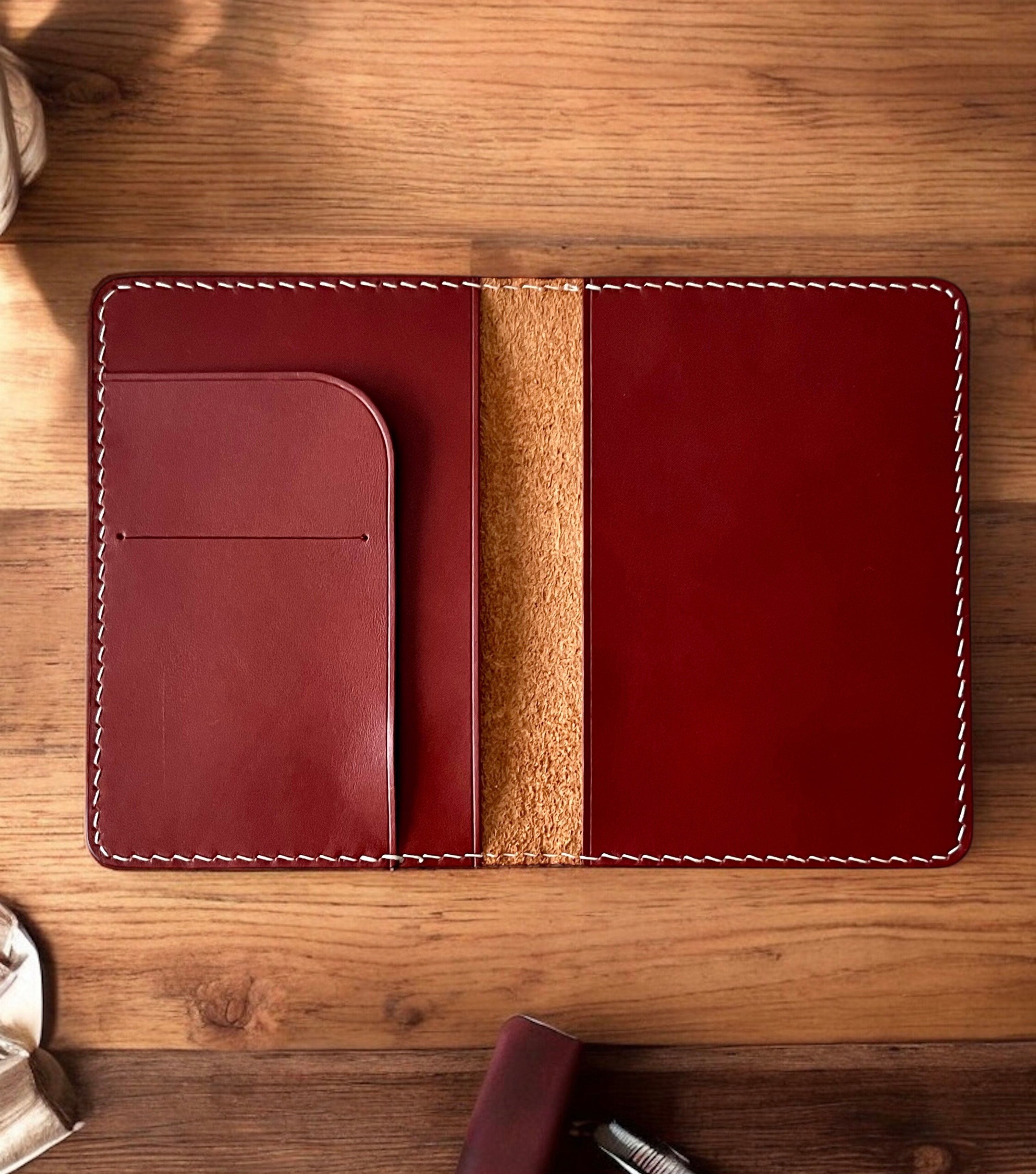 LEATHER PASSPORT HOLDER-RED BROWN
