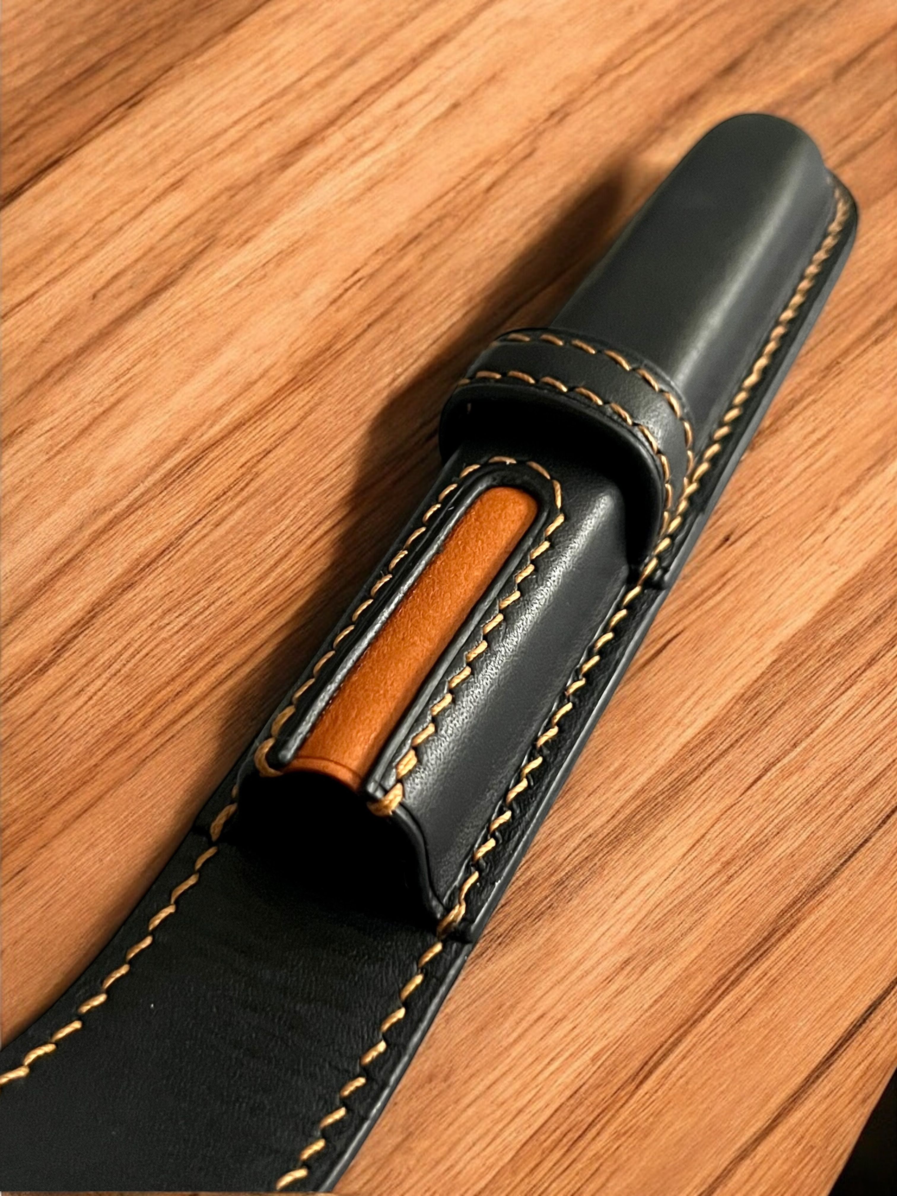 BLACK AMBER TEKLİ KALEMLİK