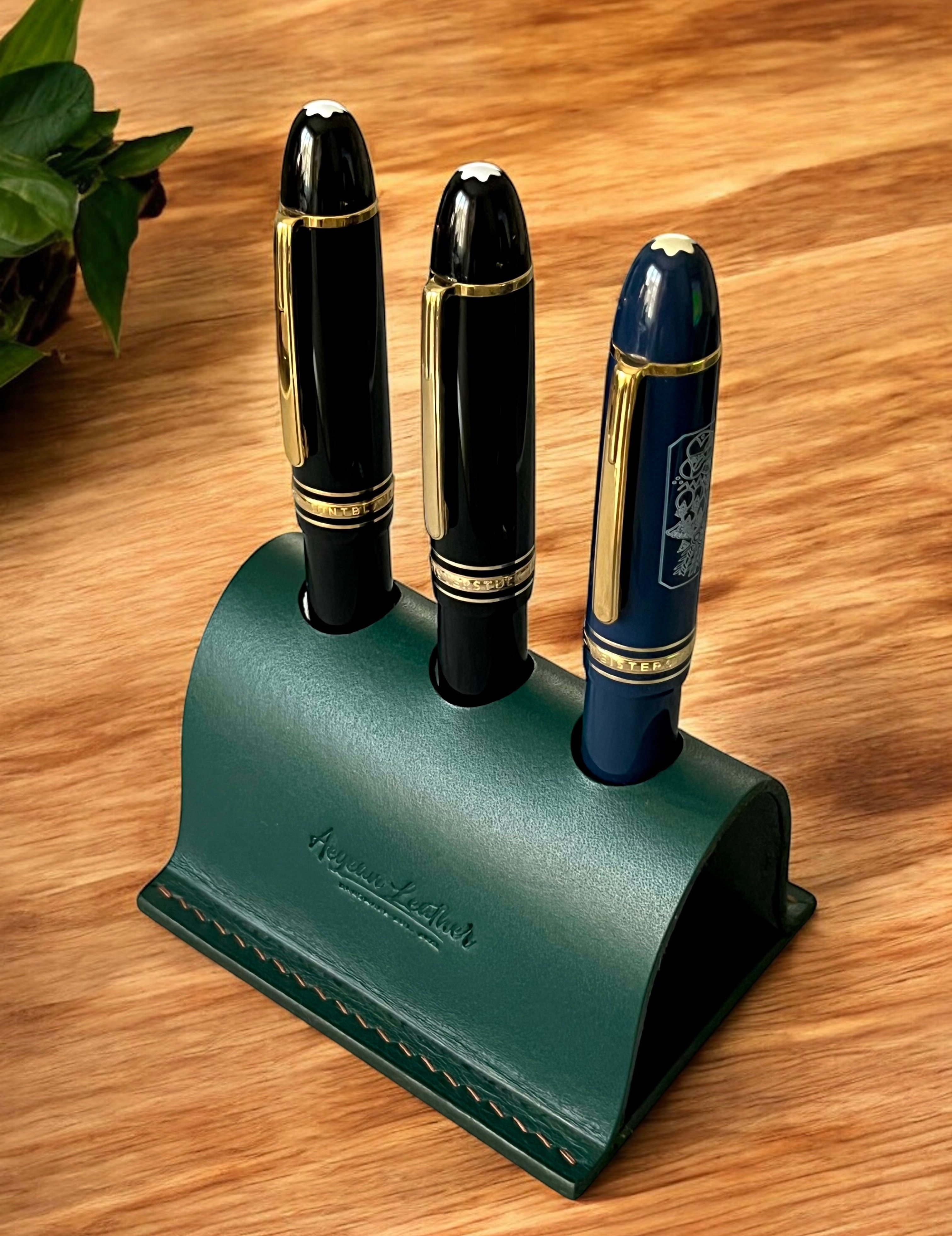 LEATHER PEN HOLDER FOR THREE PENS-GREEN