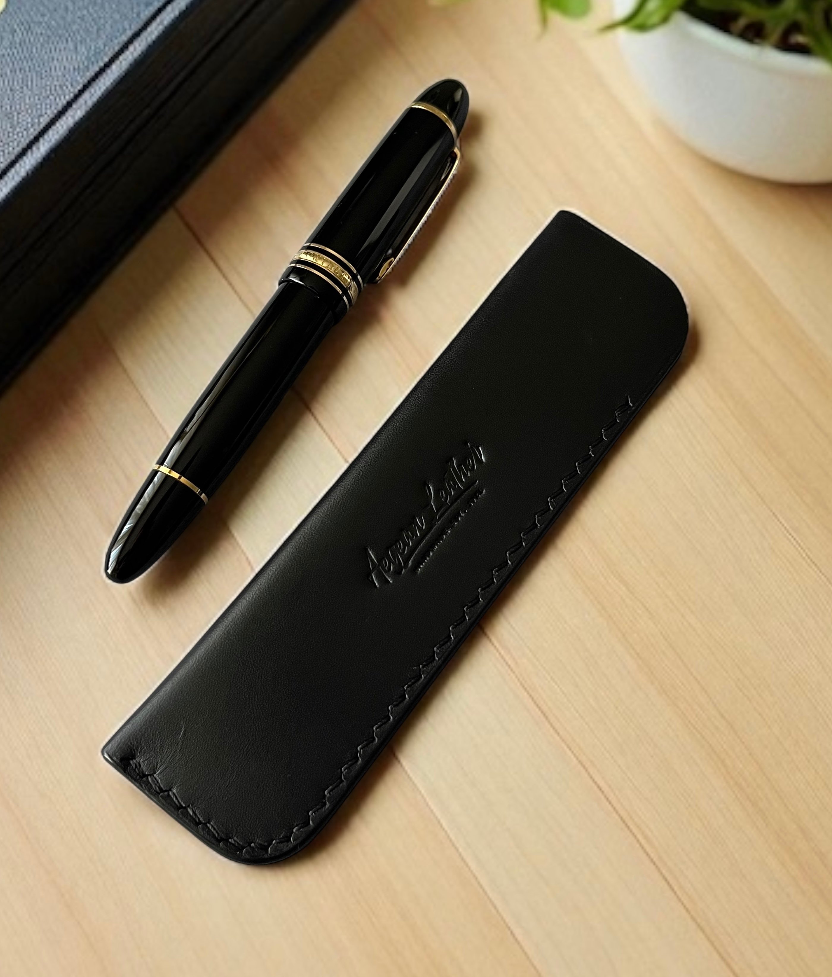 LEATHER SINGLE PEN SLEEVE-BLACK