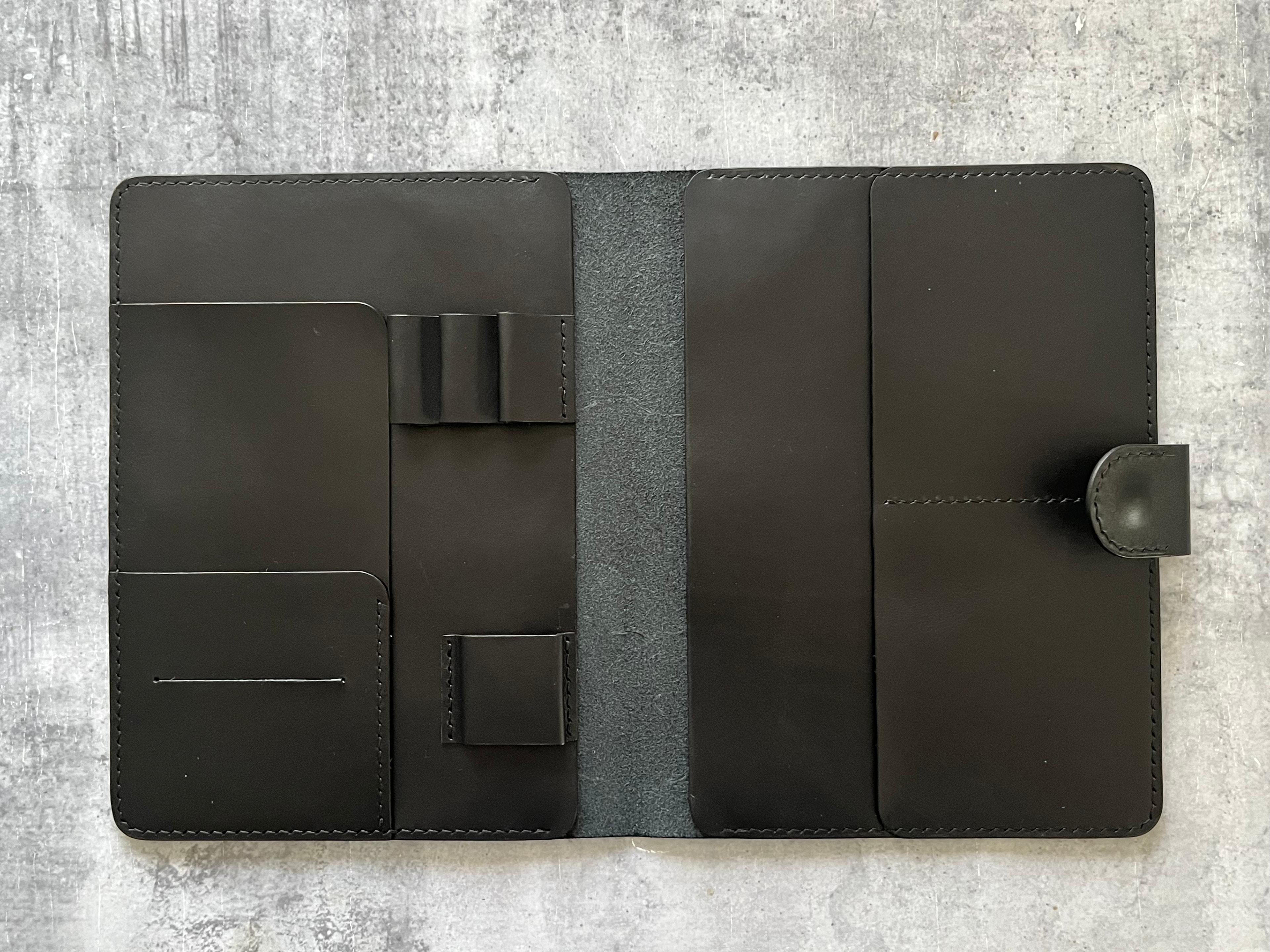 A5 LEATHER PORTFOLIO-Black