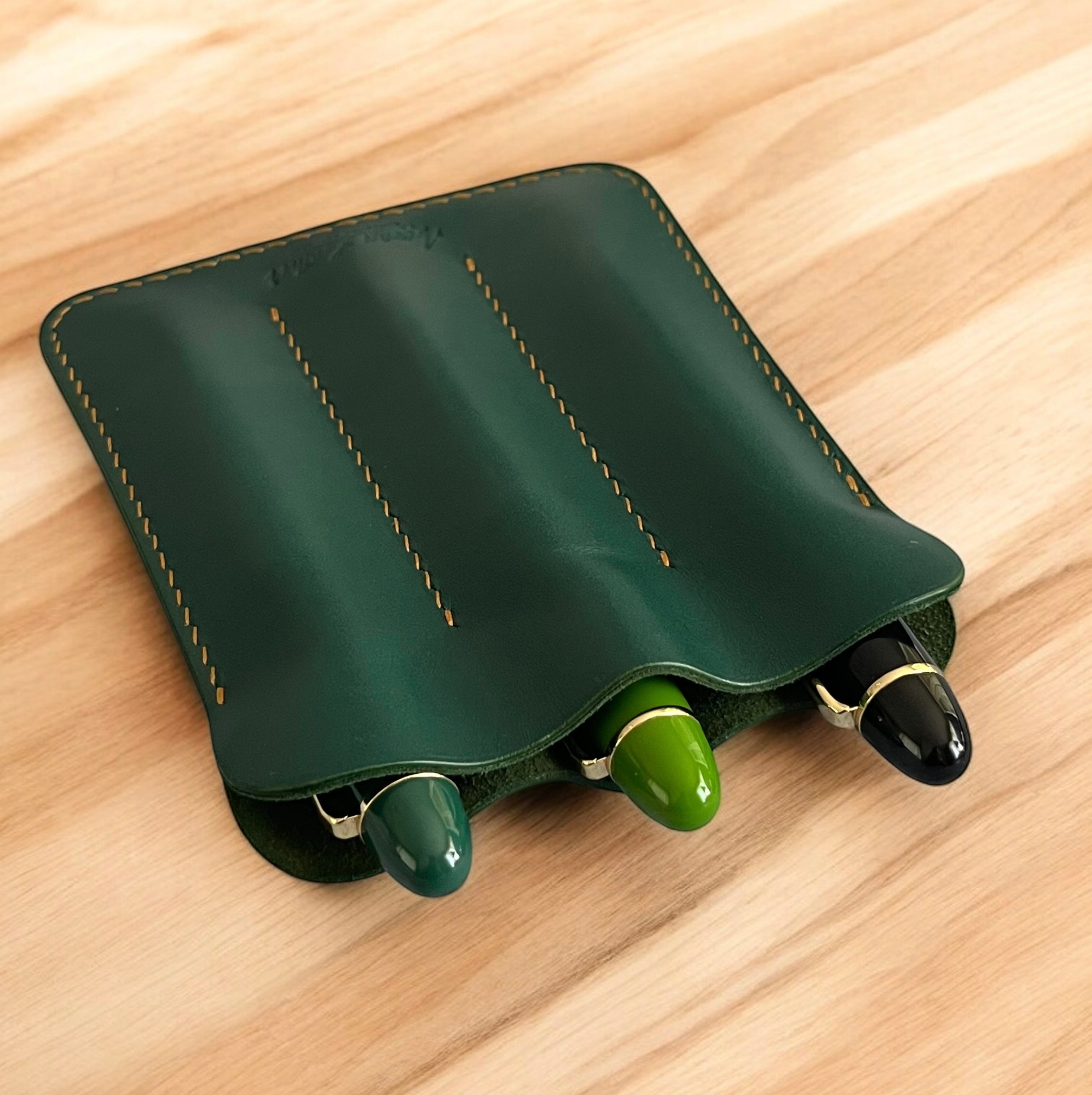 LEATHER TRIPLE PEN SLEEVE-GREEN