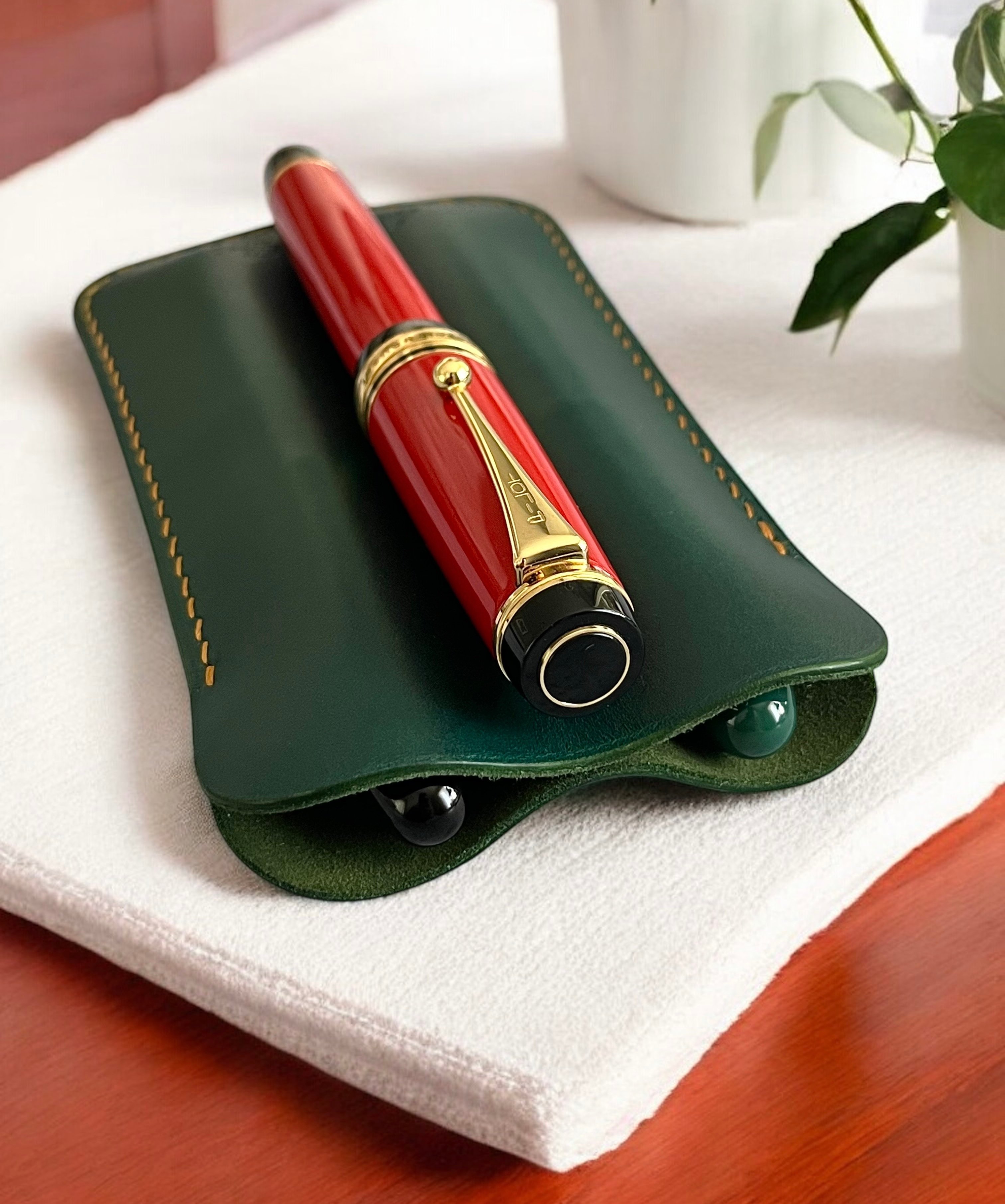 LEATHER DOUBLE PEN SLEEVE-GREEN