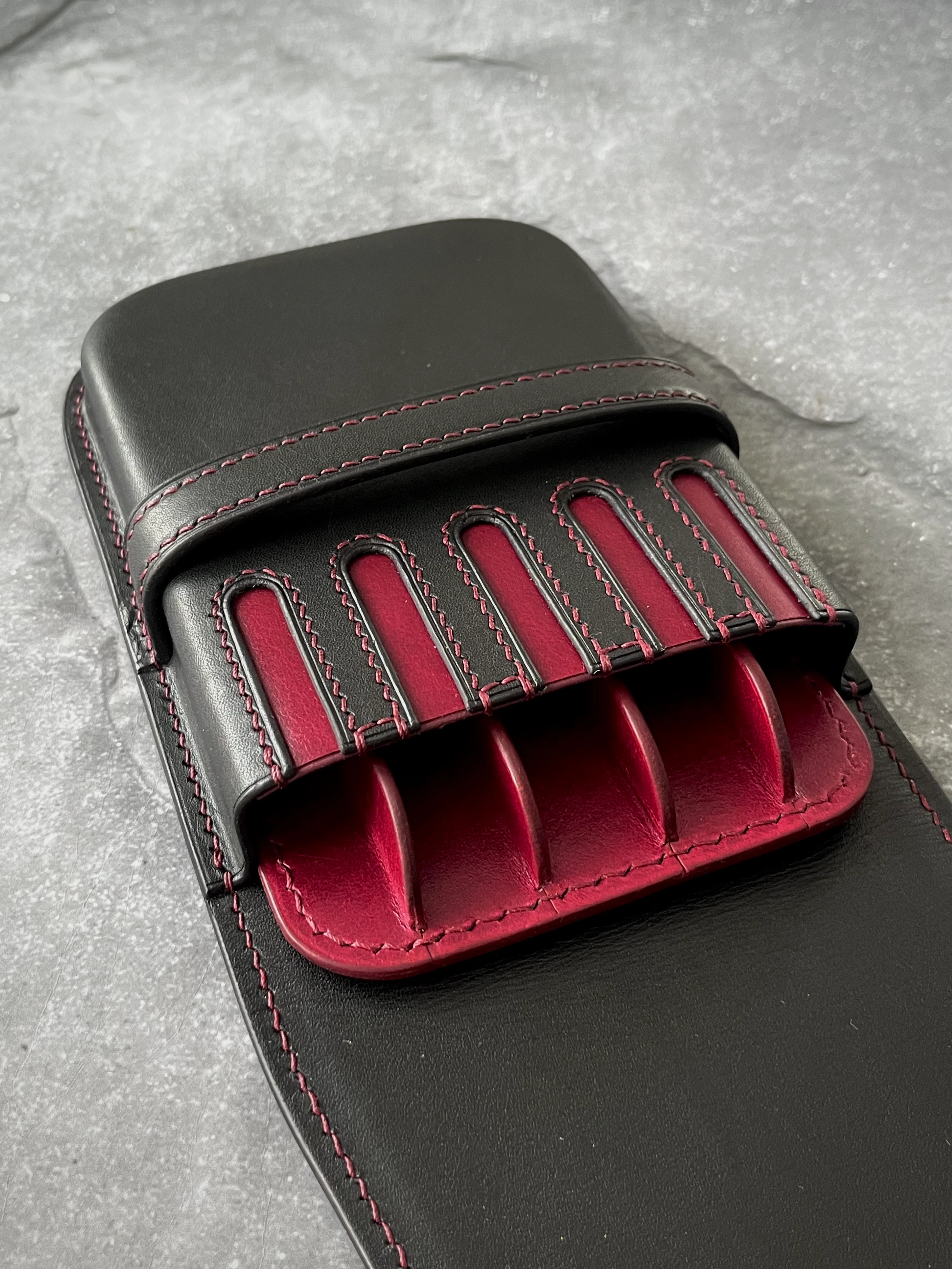 BLACK RUBY LEATHER PEN CASE FOR FIVE PENS