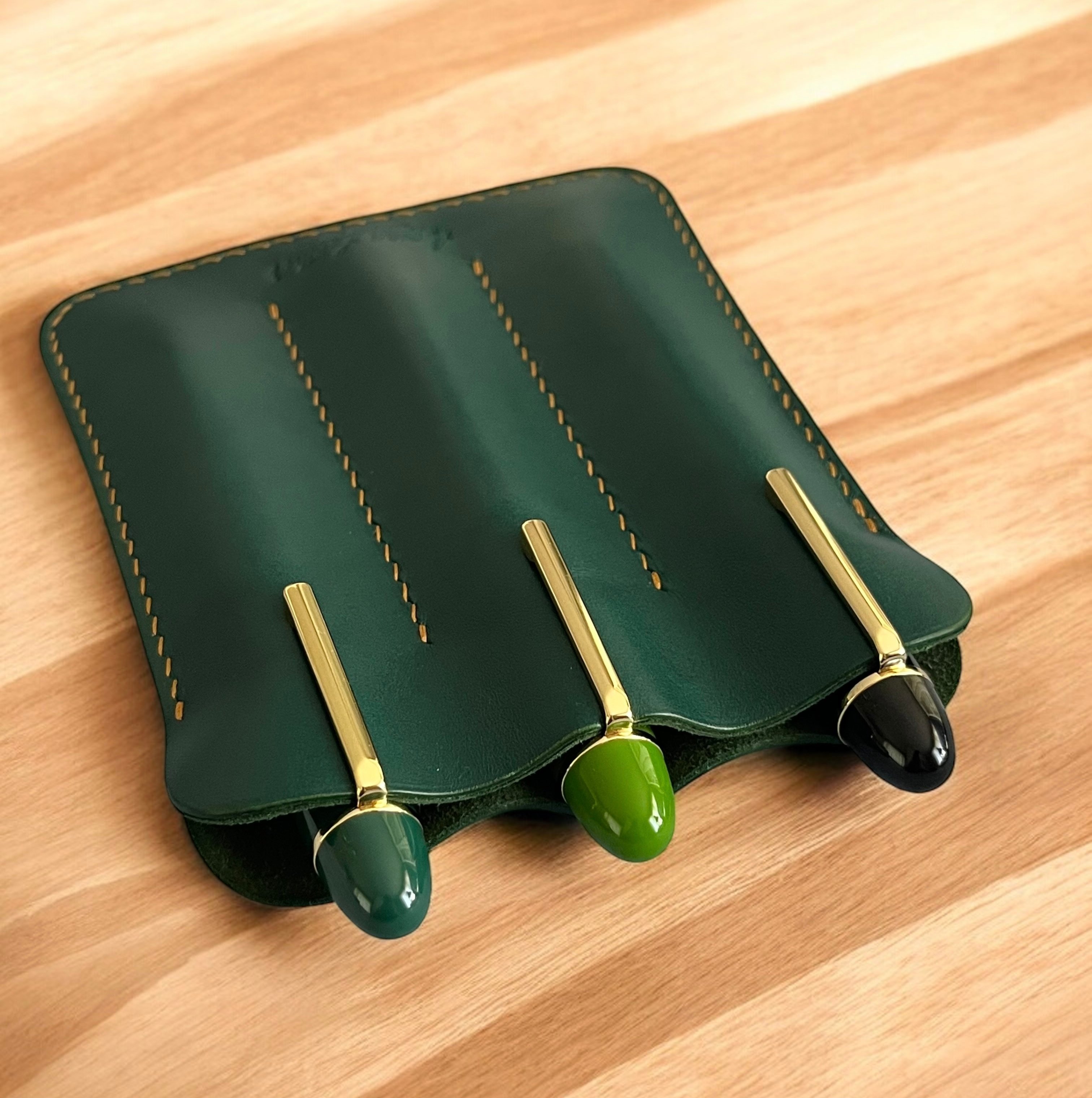 LEATHER TRIPLE PEN SLEEVE-GREEN